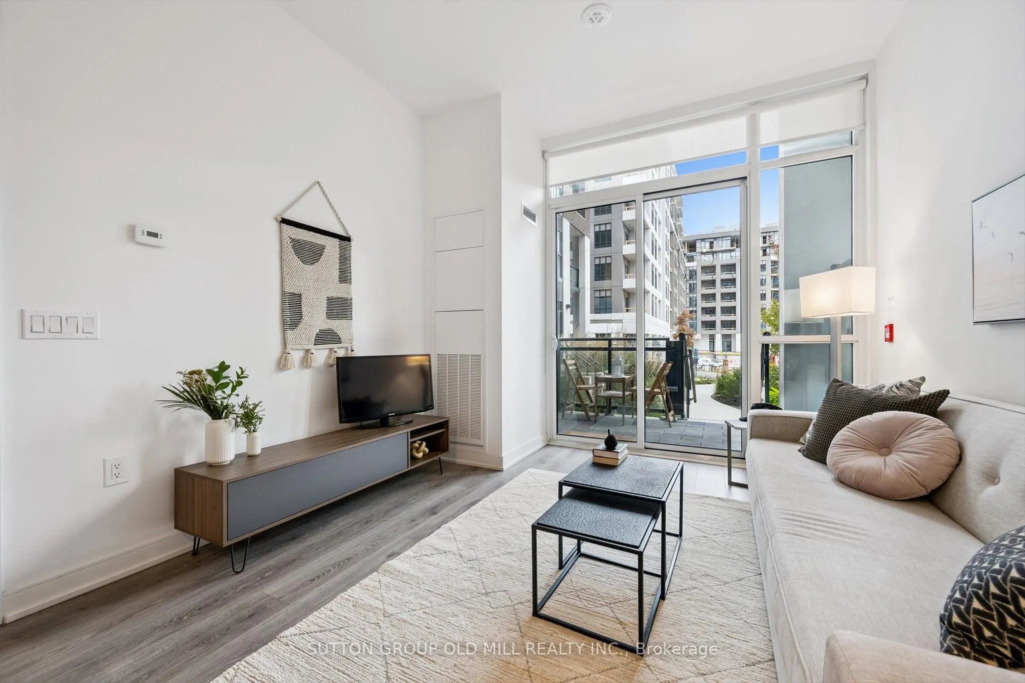 25 Neighbourhood Lane, #101
