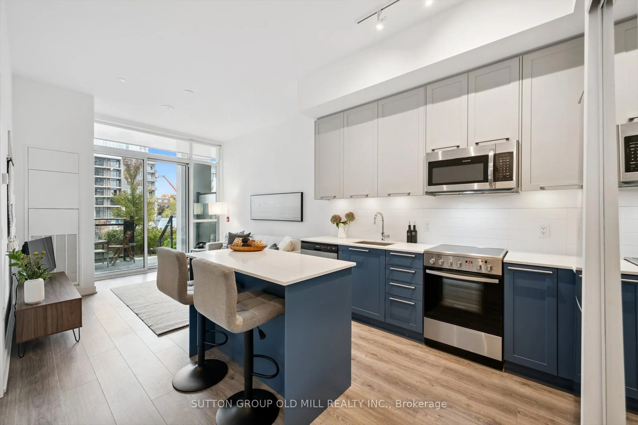 25 Neighbourhood Lane, #101