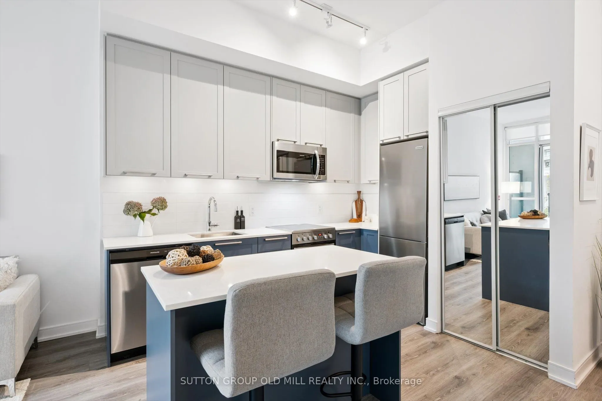25 Neighbourhood Lane, #101