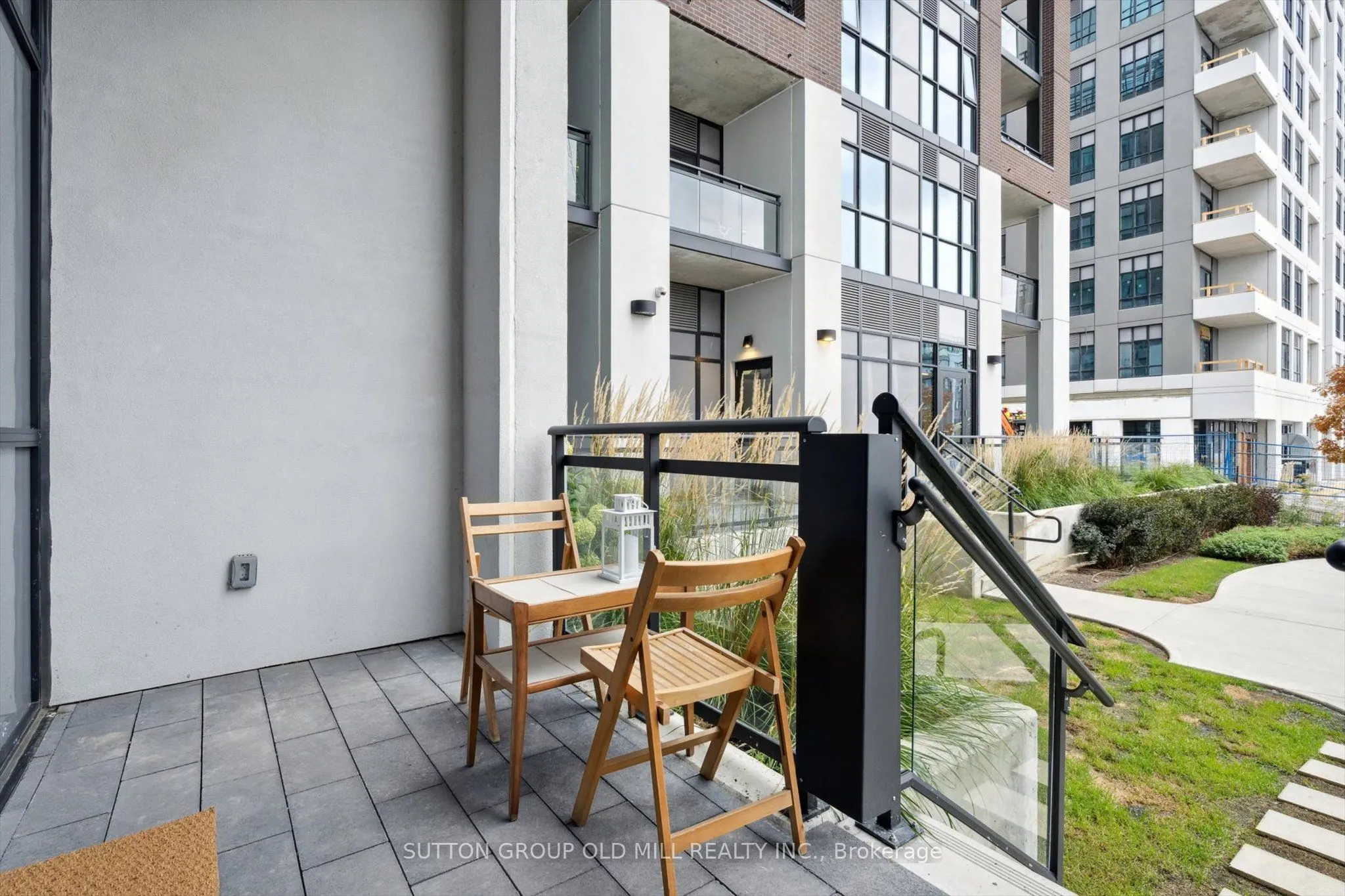 25 Neighbourhood Lane, #101