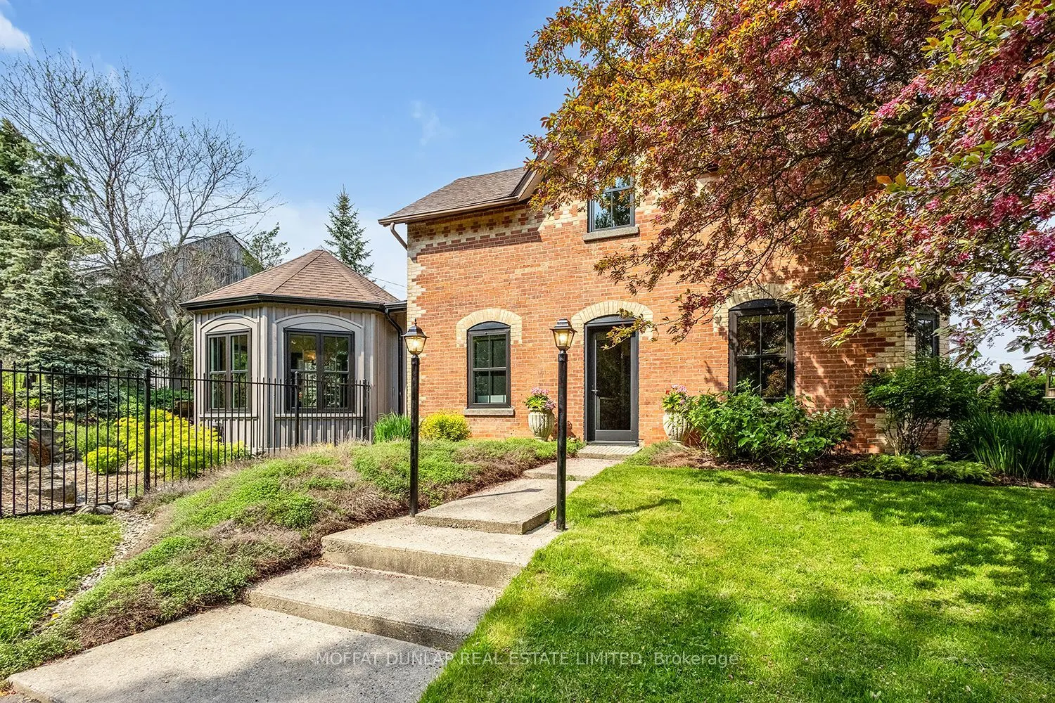 2052 Highpoint Side Road