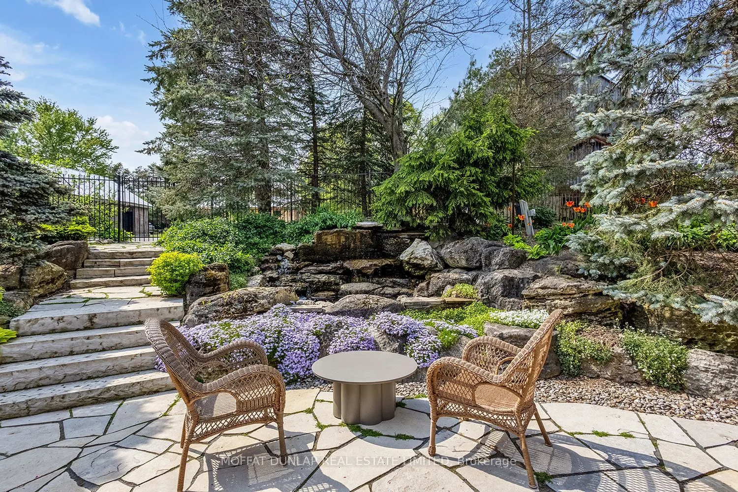 2052 Highpoint Side Road