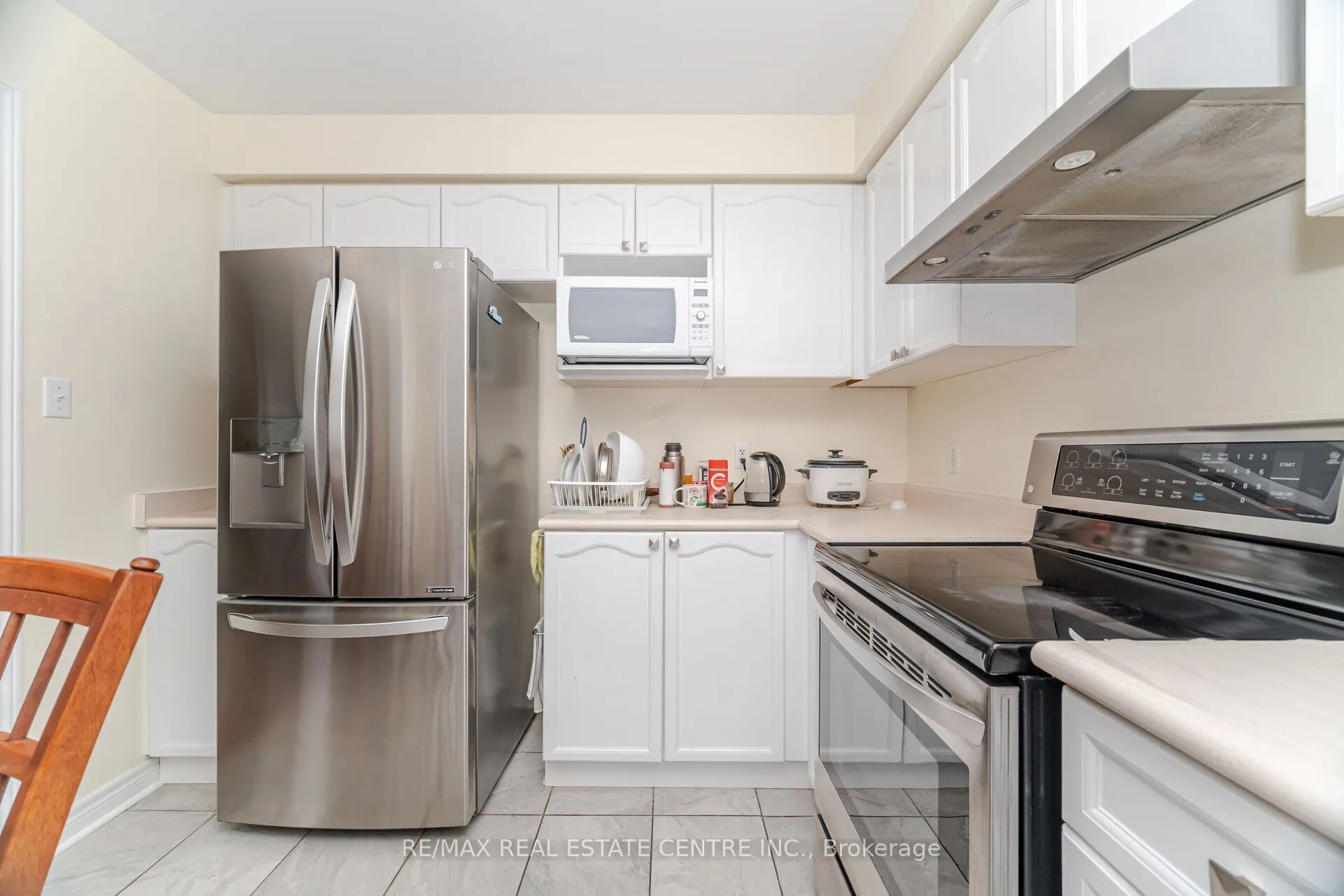 2570 Valleyridge Drive