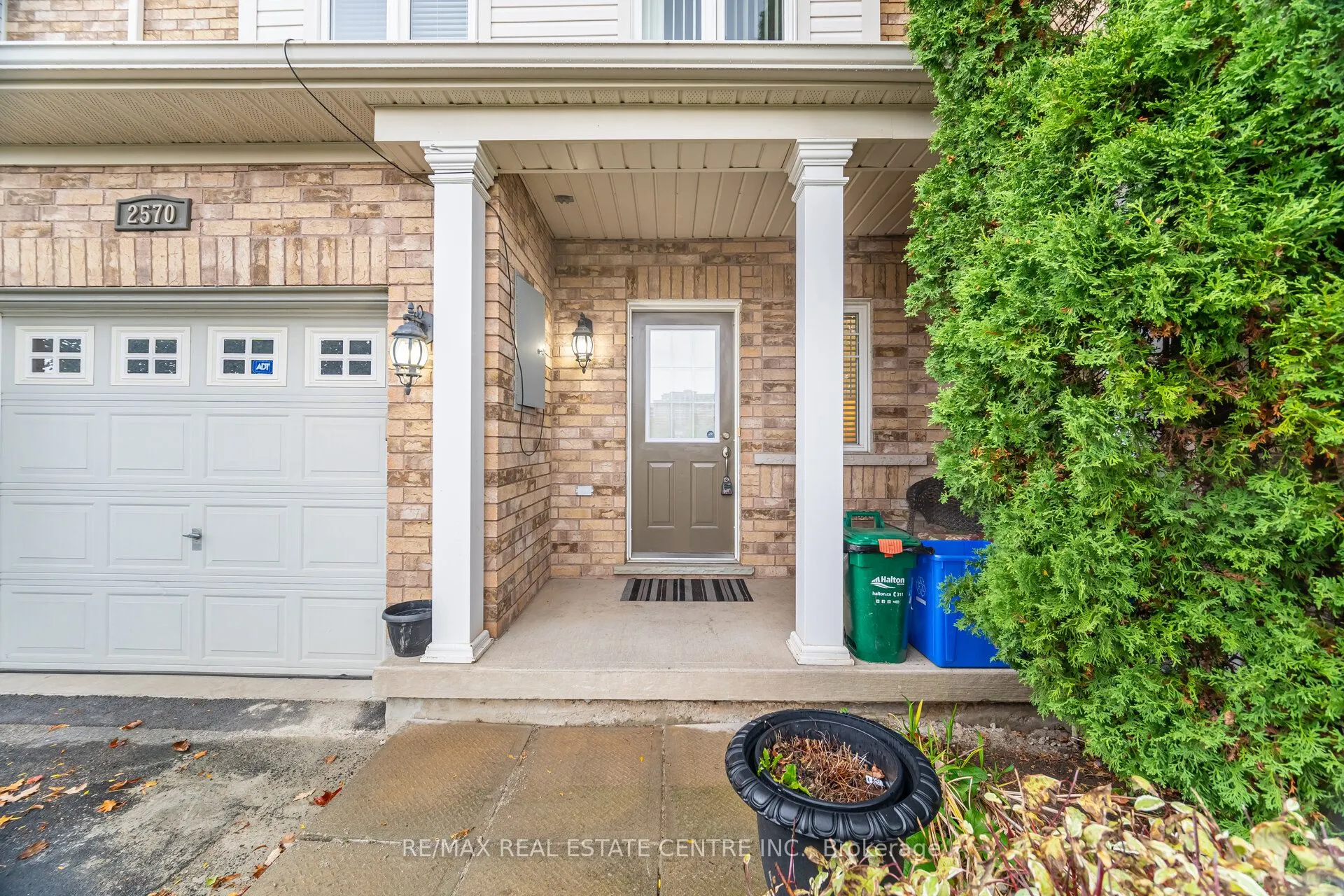 2570 Valleyridge Drive