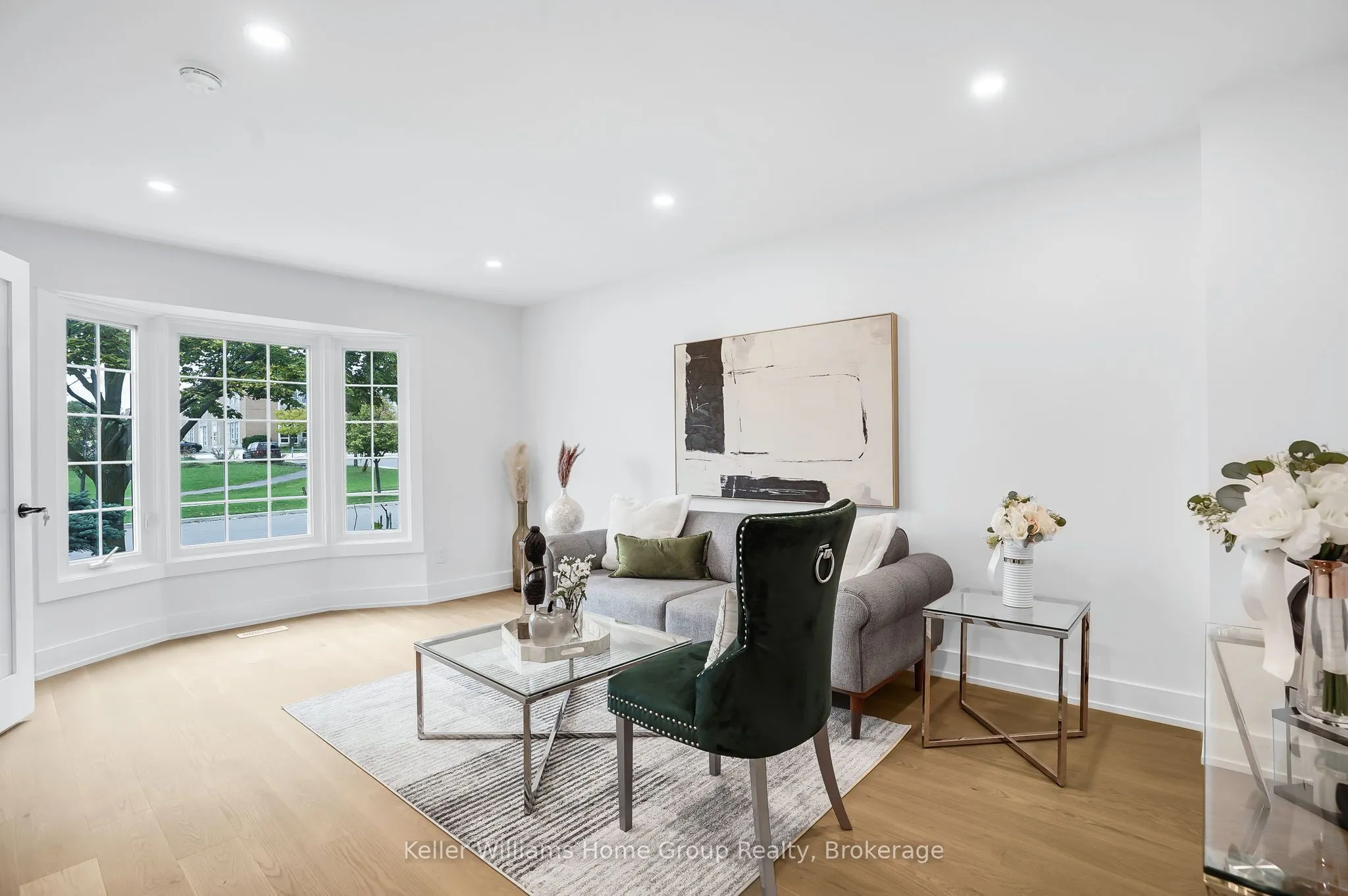 1105 Ewing Crescent
