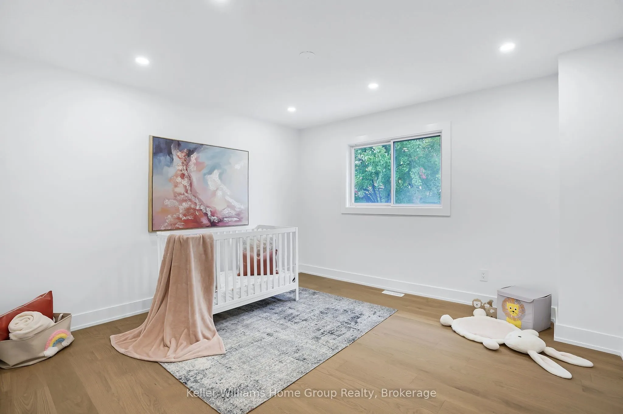 1105 Ewing Crescent
