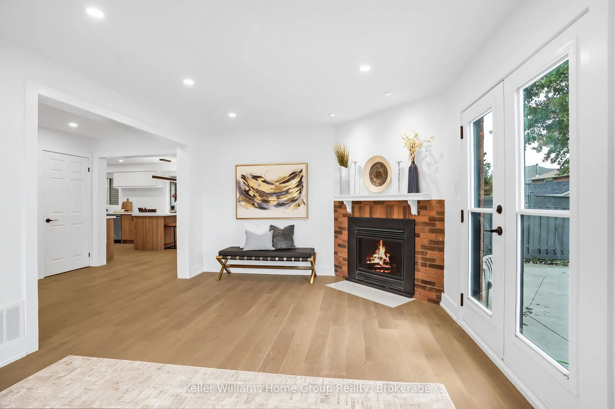 1105 Ewing Crescent
