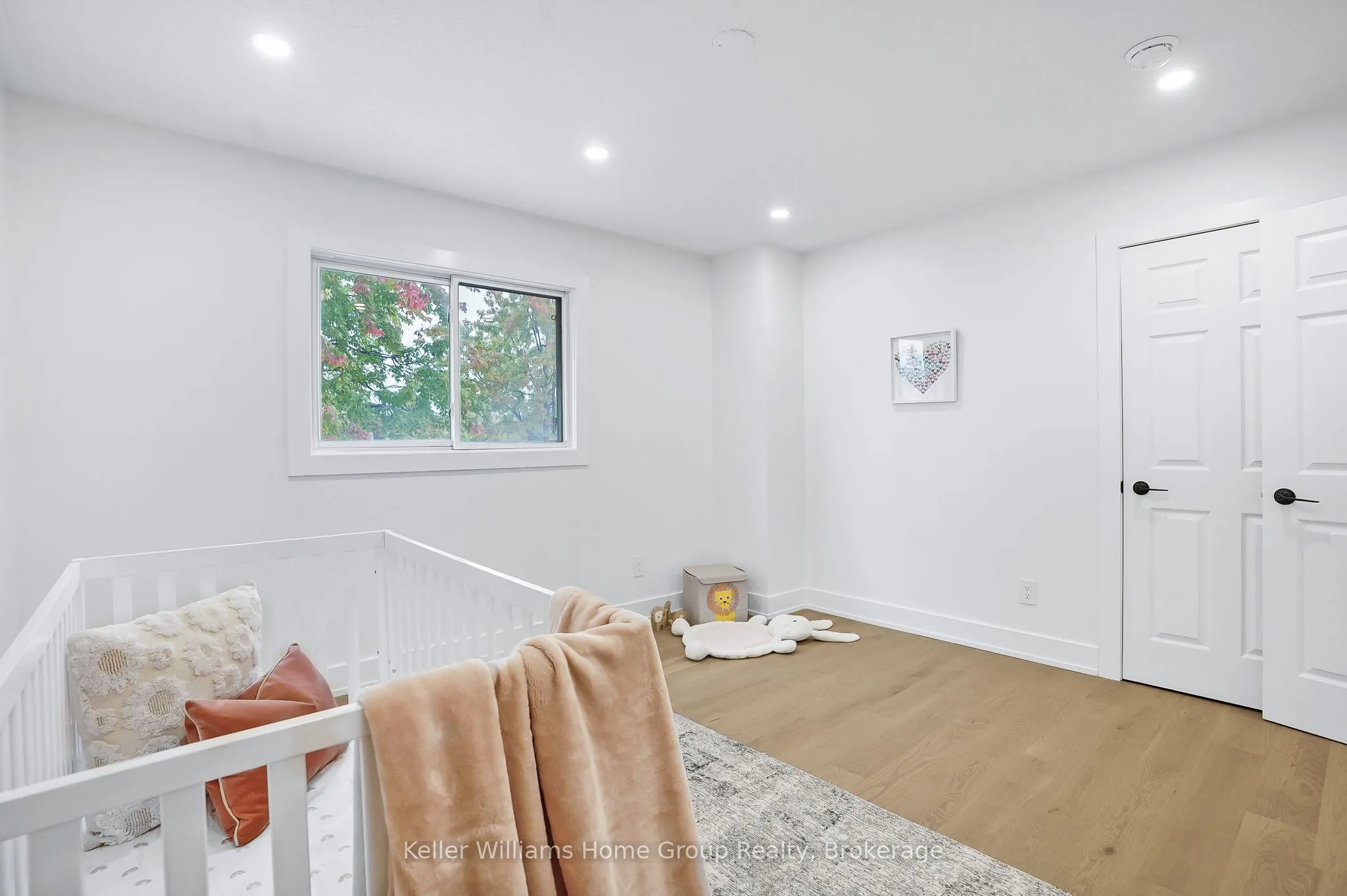 1105 Ewing Crescent