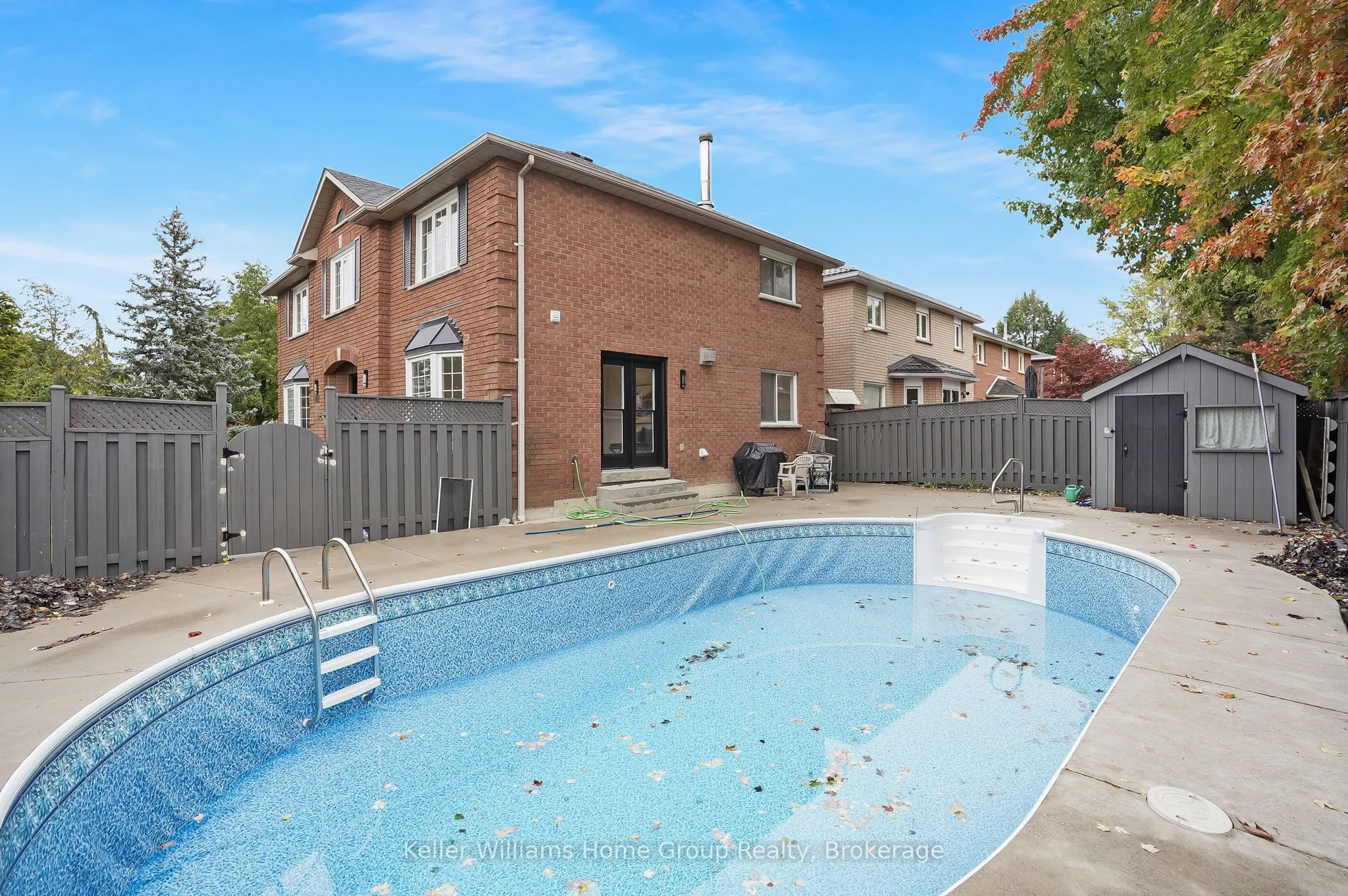 1105 Ewing Crescent