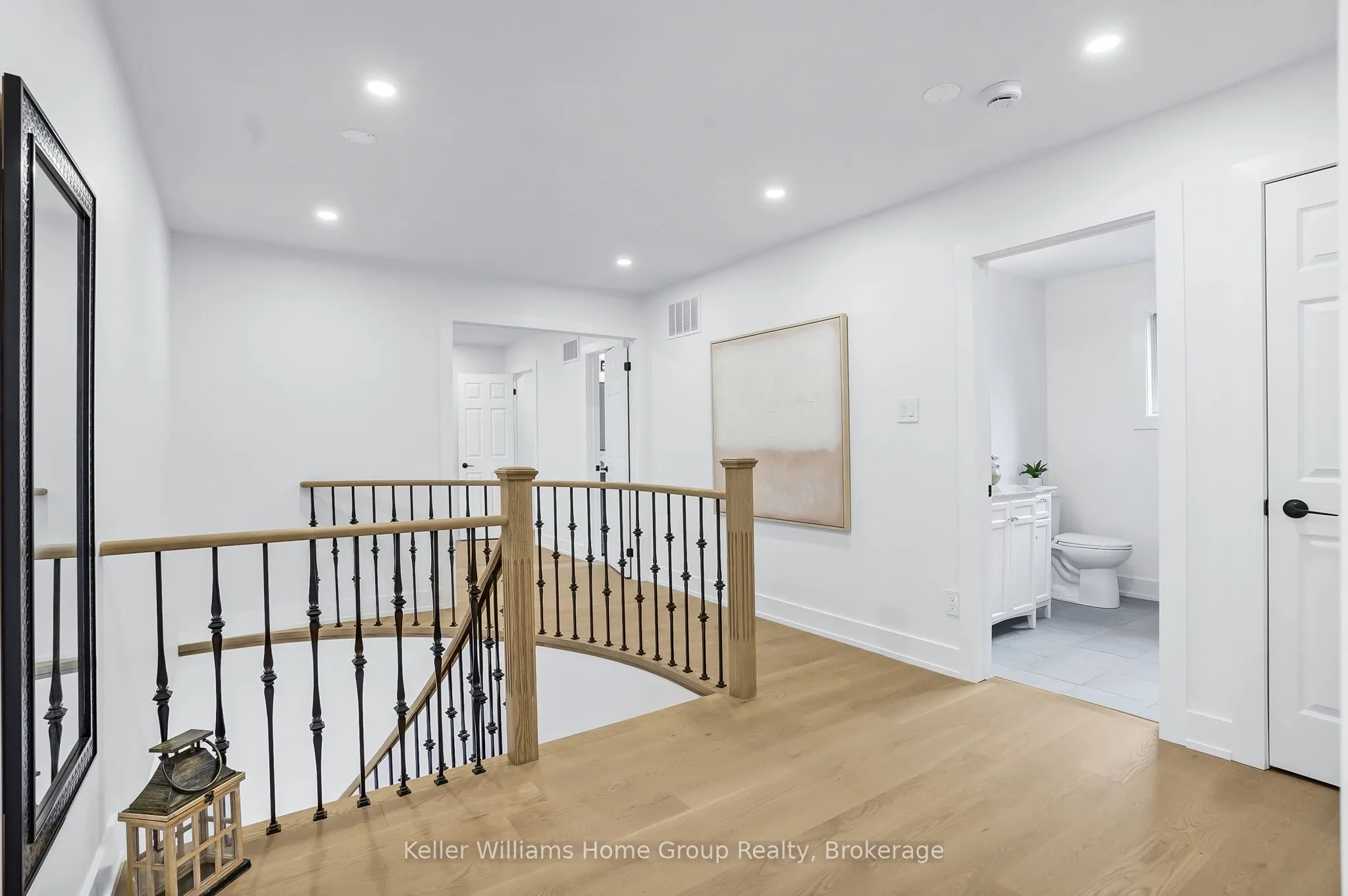 1105 Ewing Crescent
