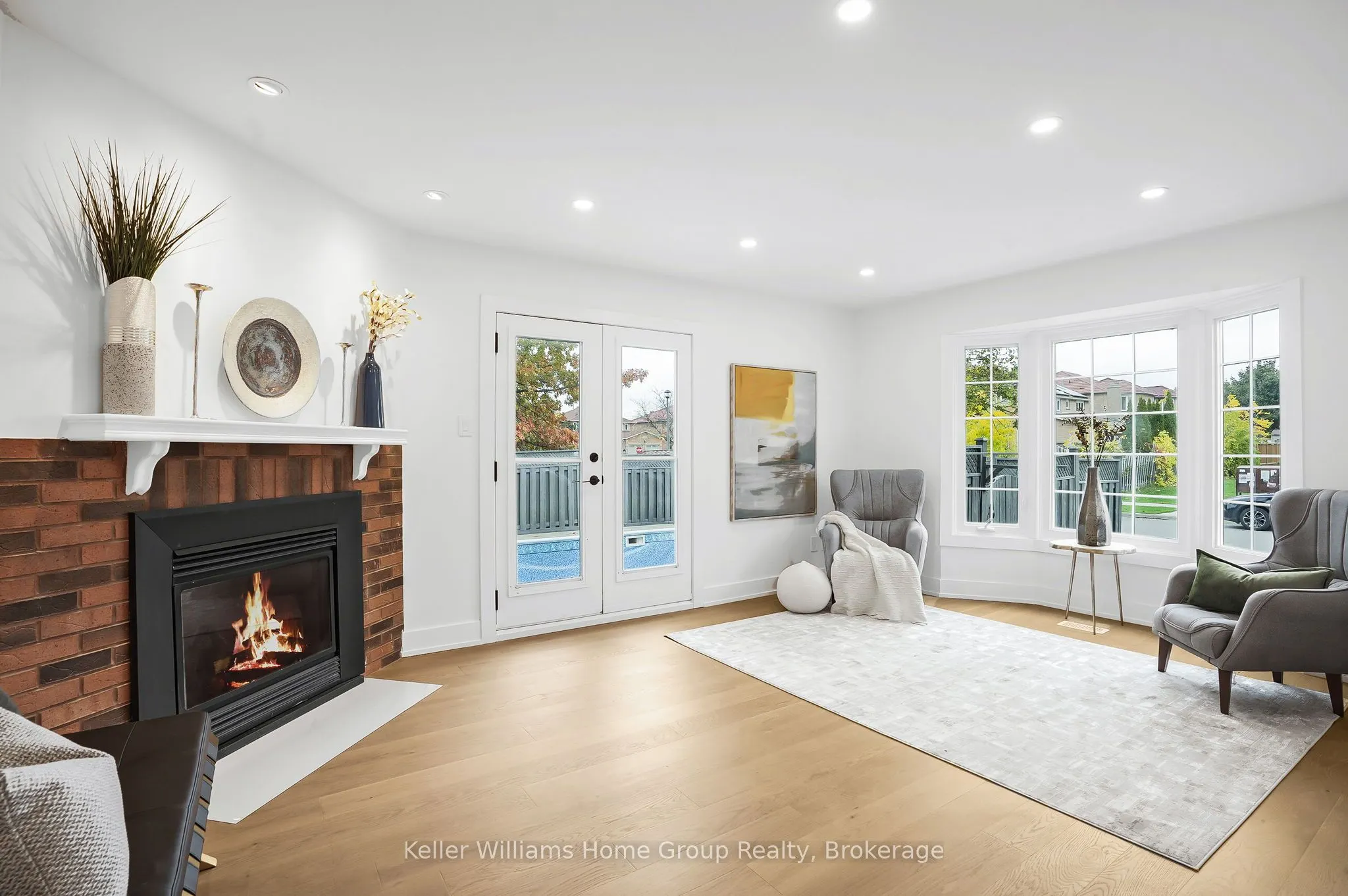 1105 Ewing Crescent
