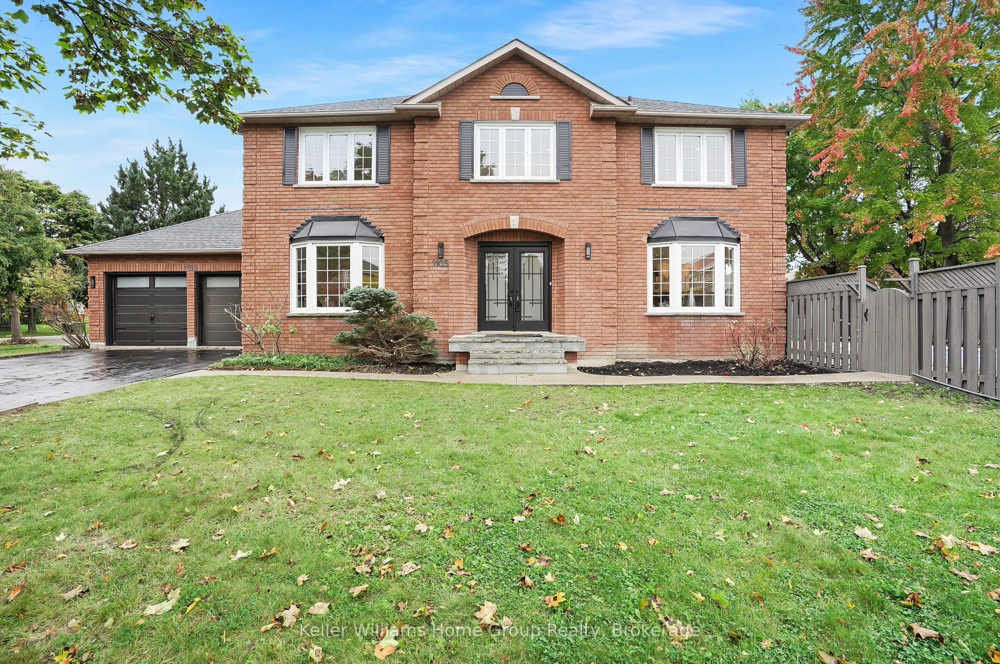 1105 Ewing Crescent