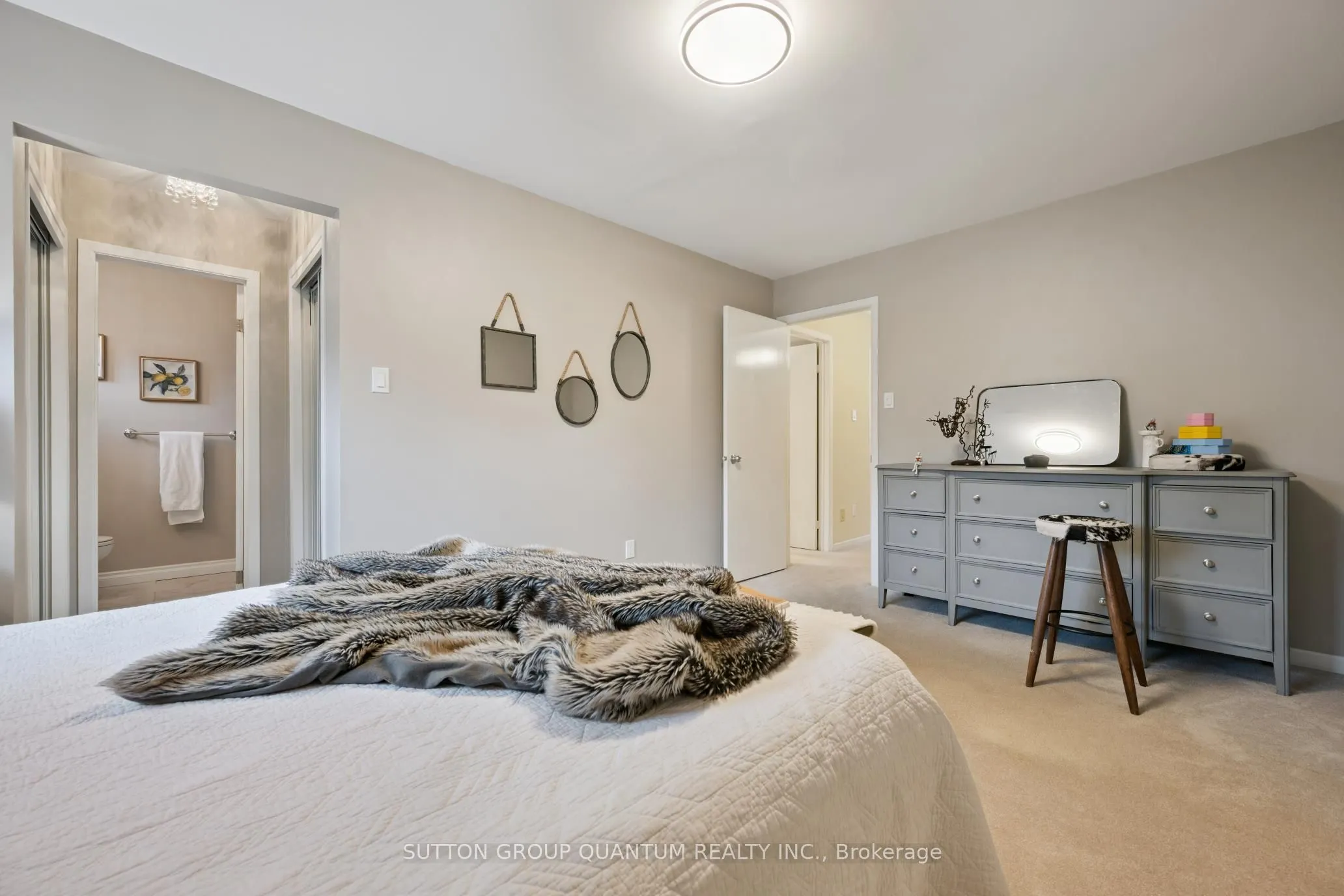 467 Petawawa Crescent