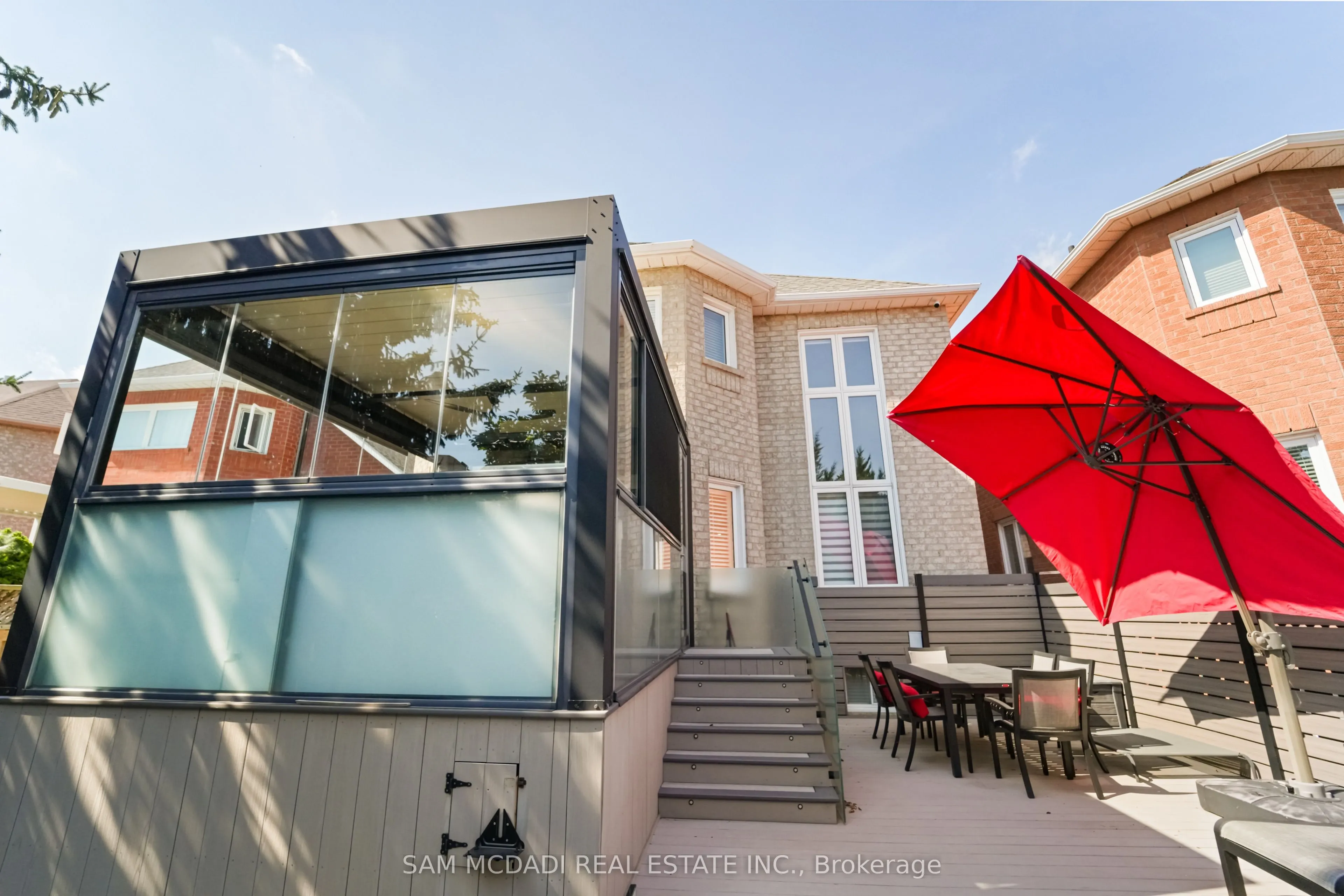 385 Turnberry Crescent