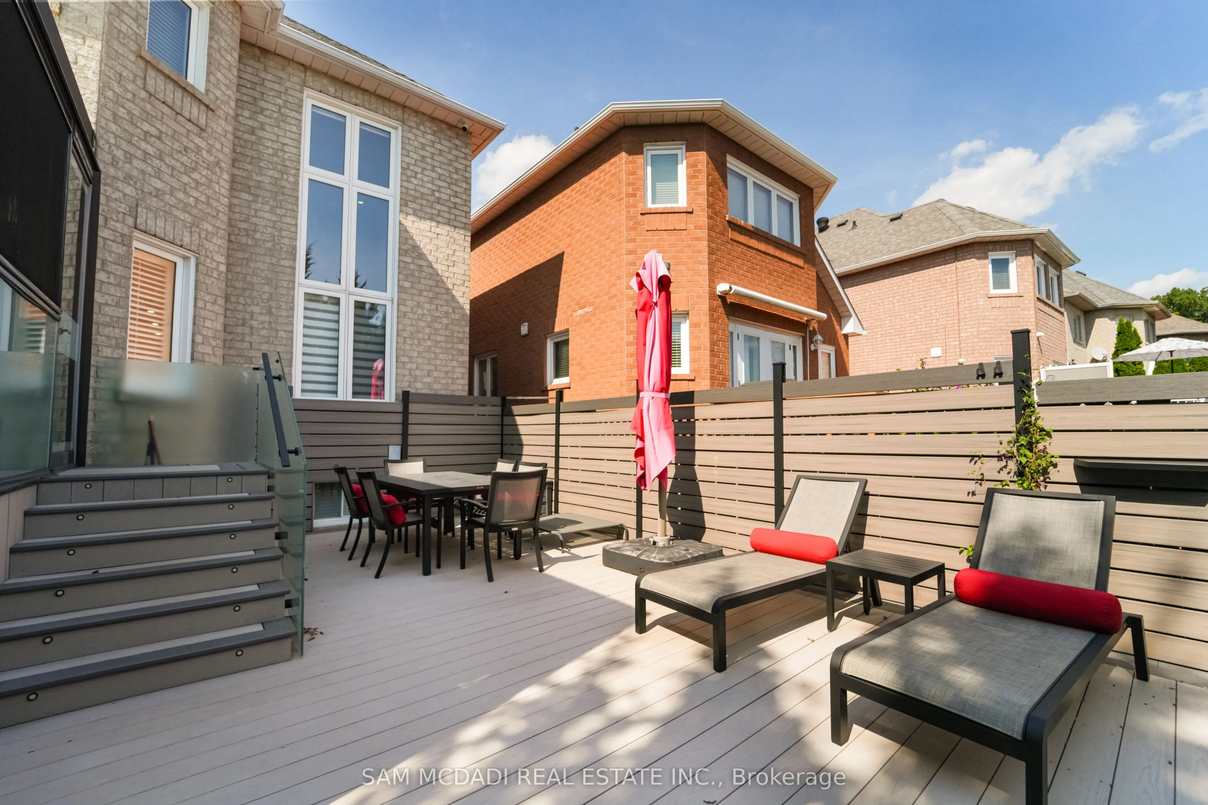 385 Turnberry Crescent