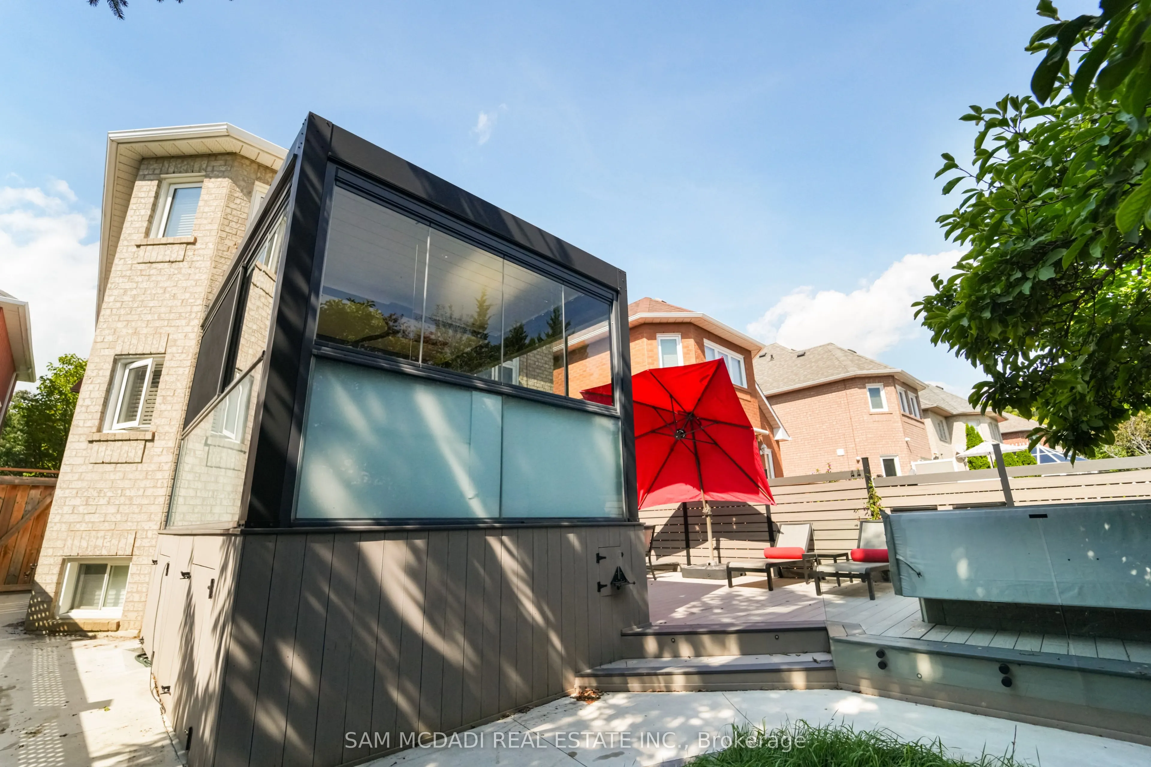 385 Turnberry Crescent