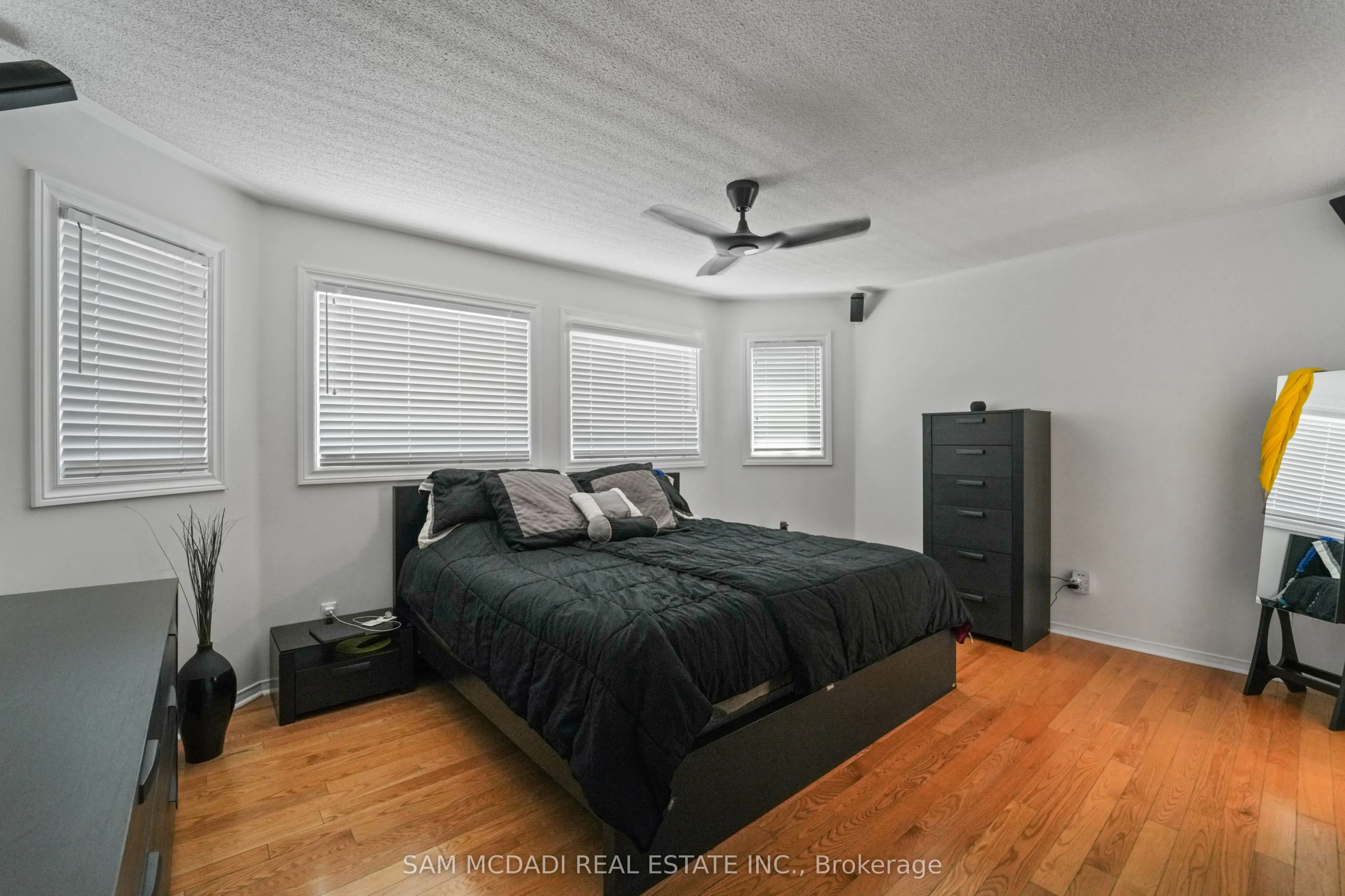 385 Turnberry Crescent