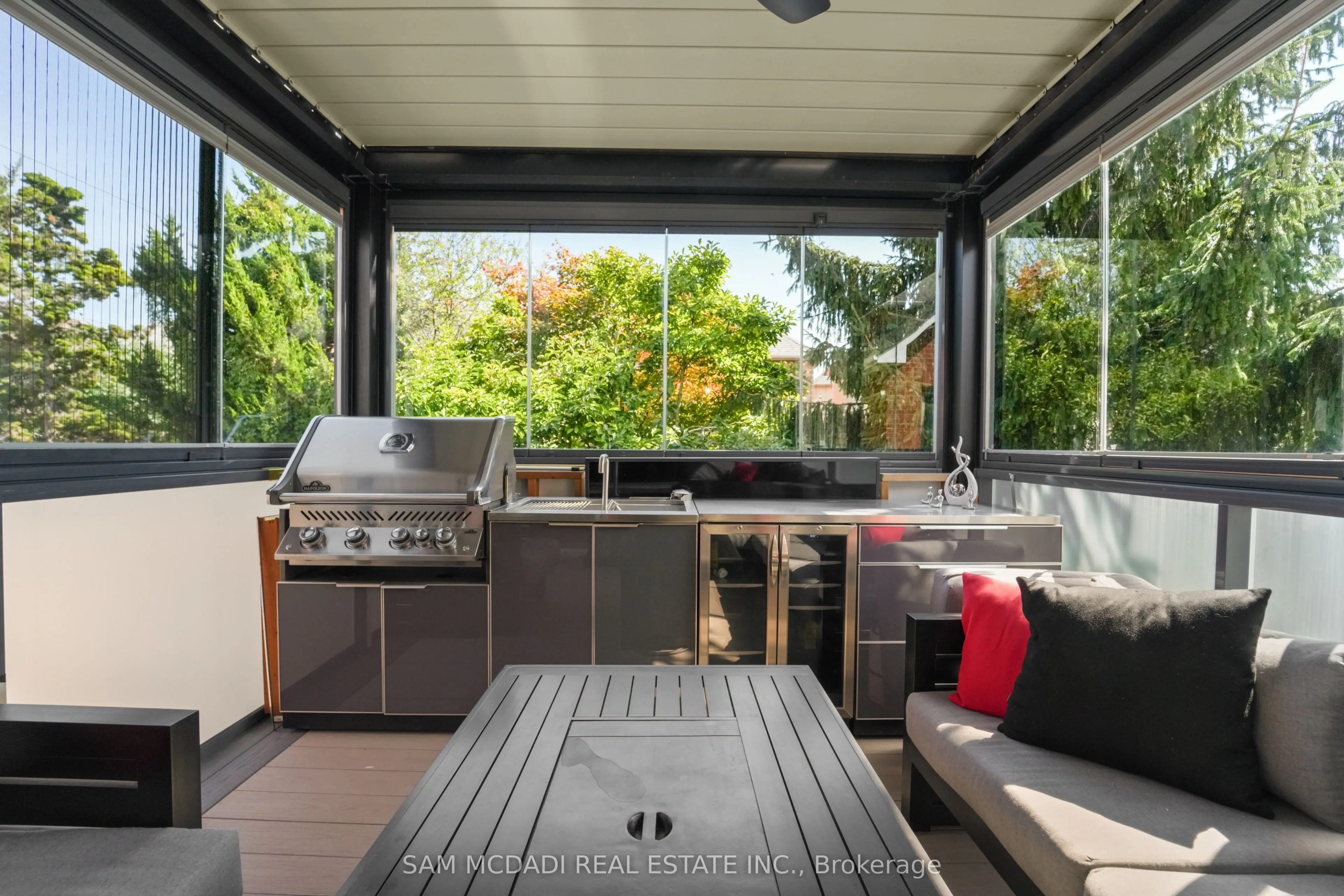 385 Turnberry Crescent