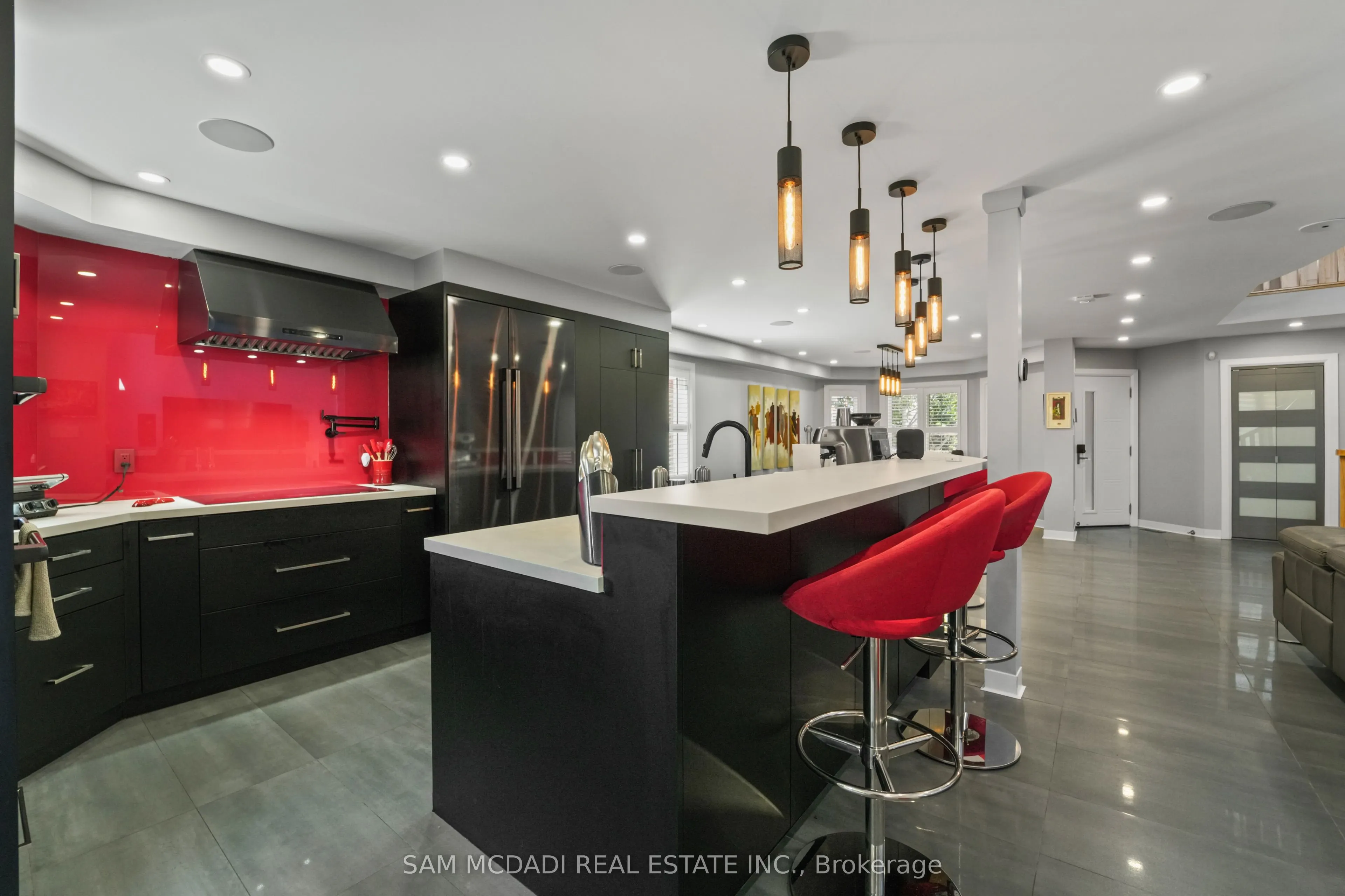 385 Turnberry Crescent