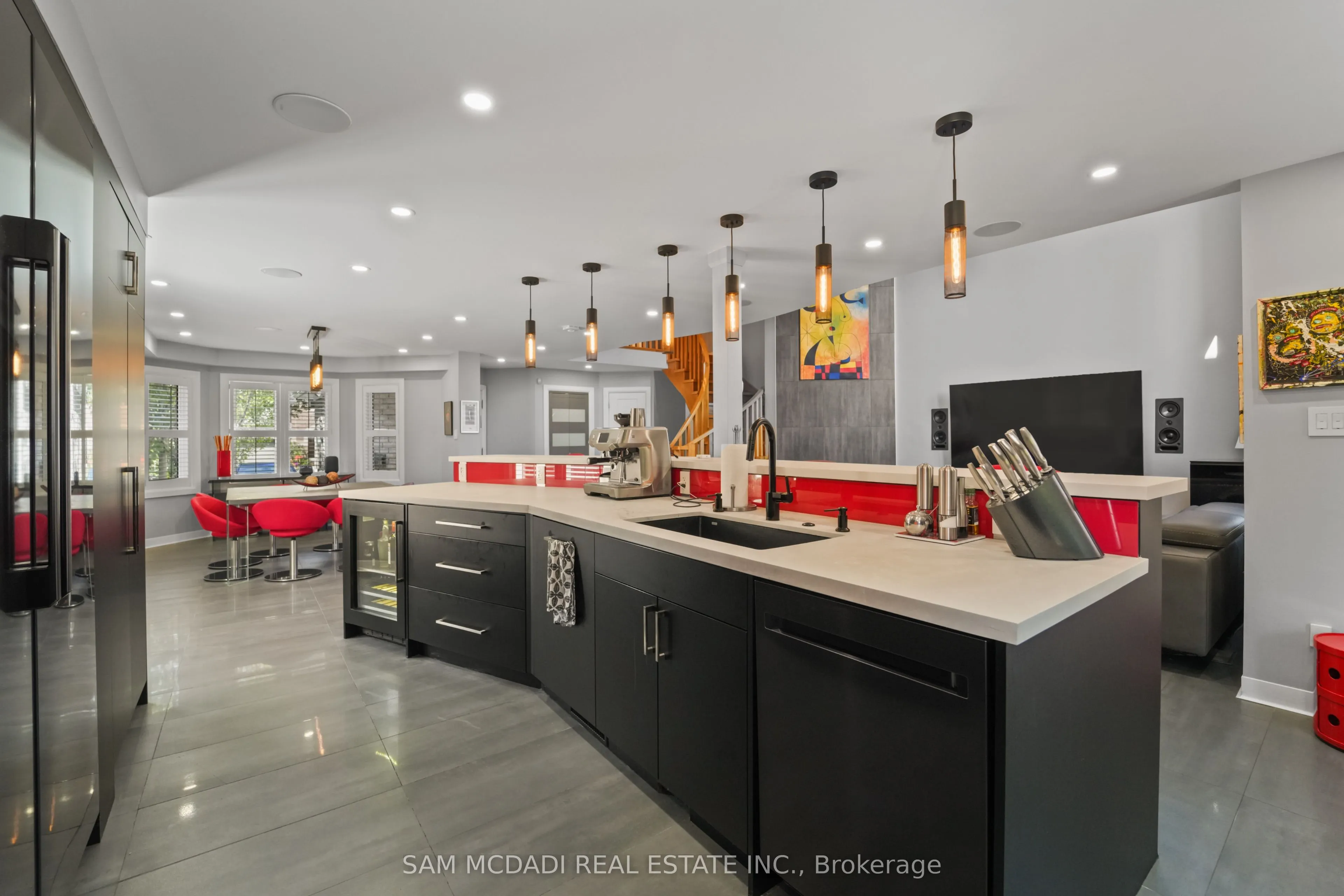 385 Turnberry Crescent