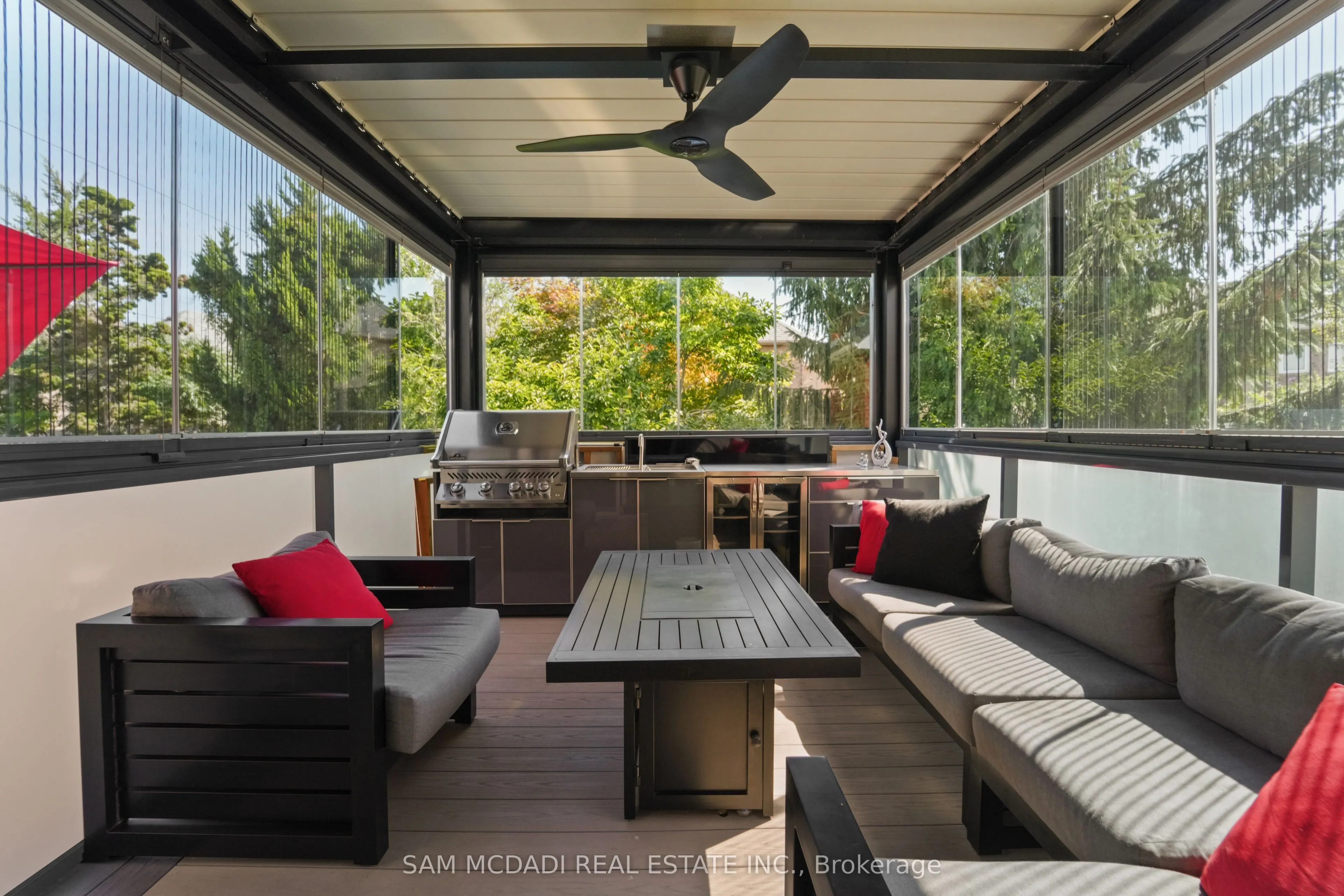 385 Turnberry Crescent