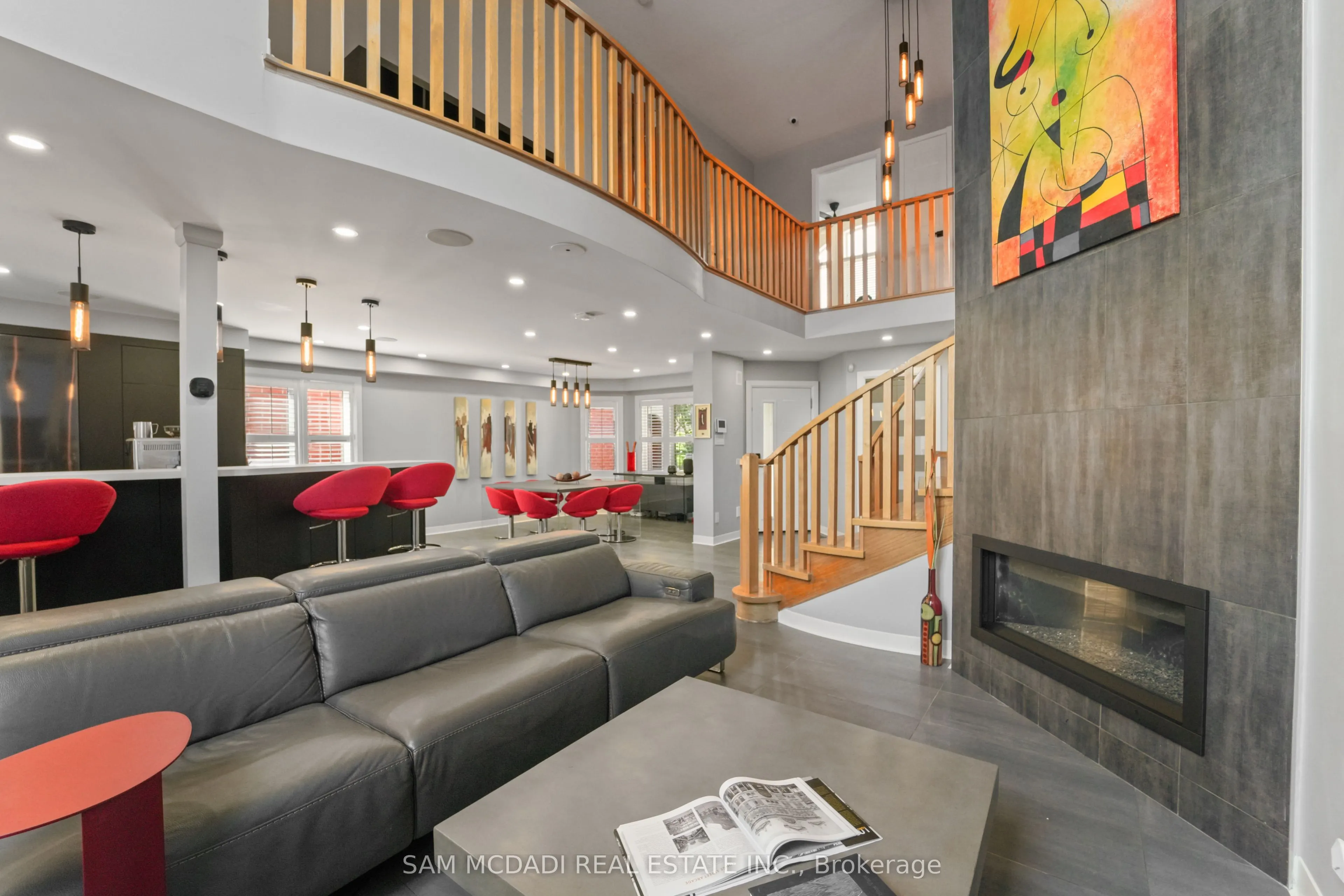 385 Turnberry Crescent