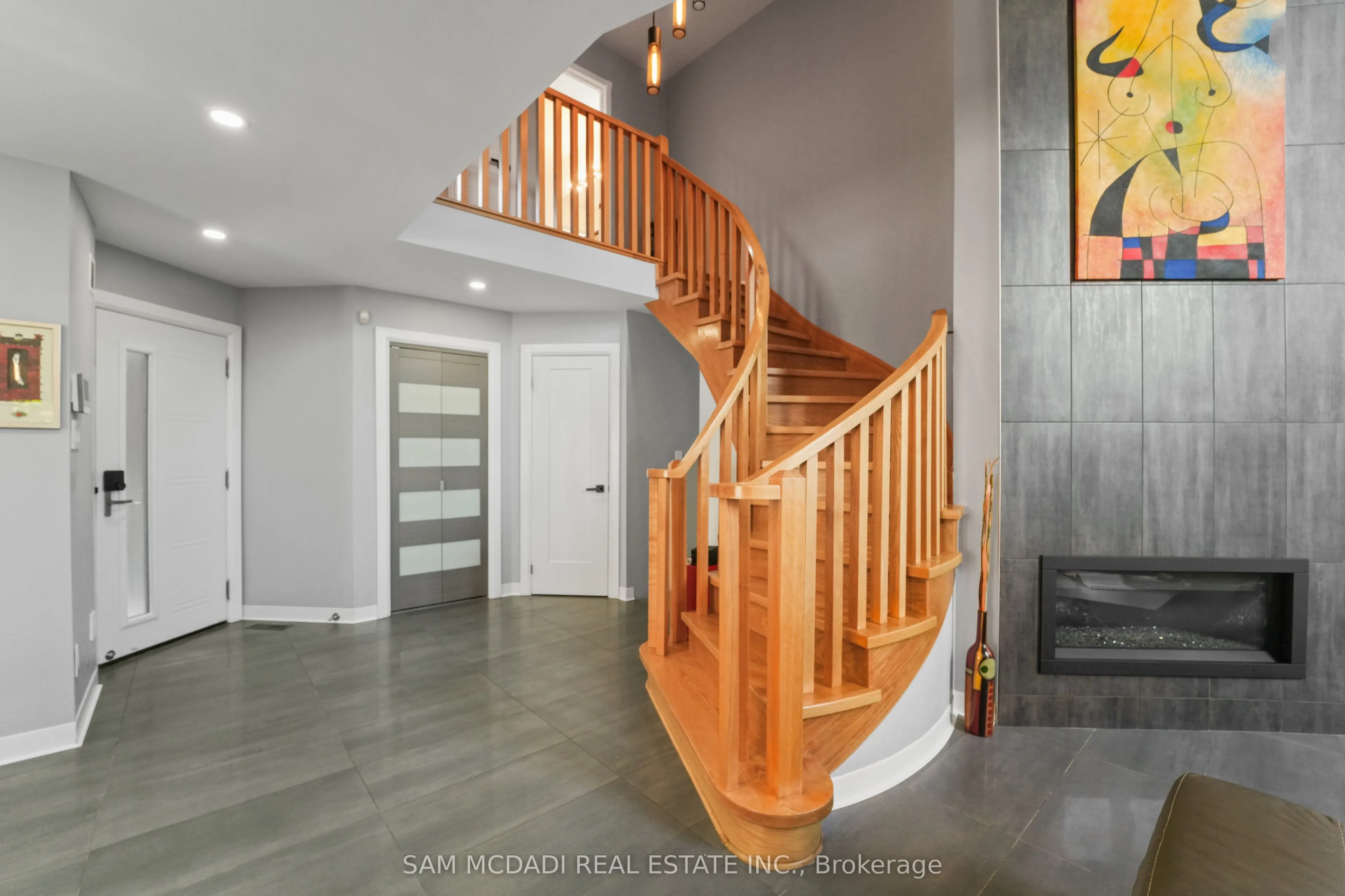 385 Turnberry Crescent