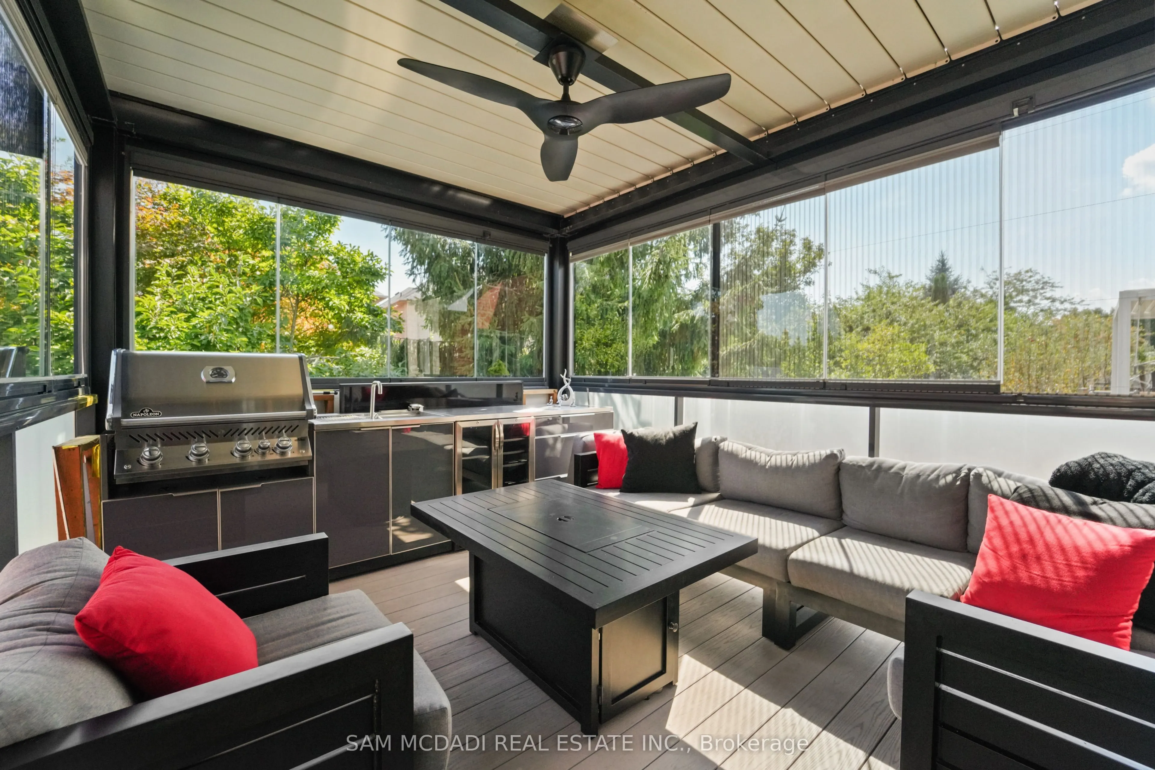 385 Turnberry Crescent