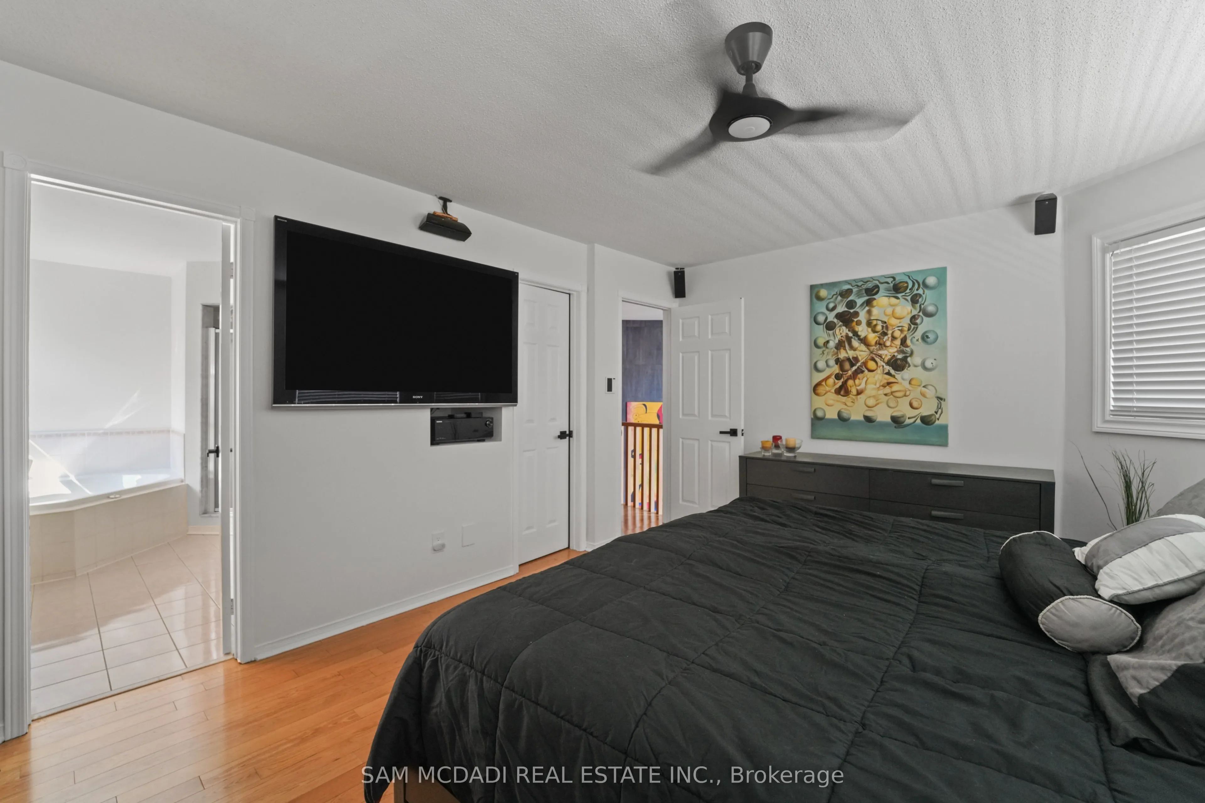 385 Turnberry Crescent