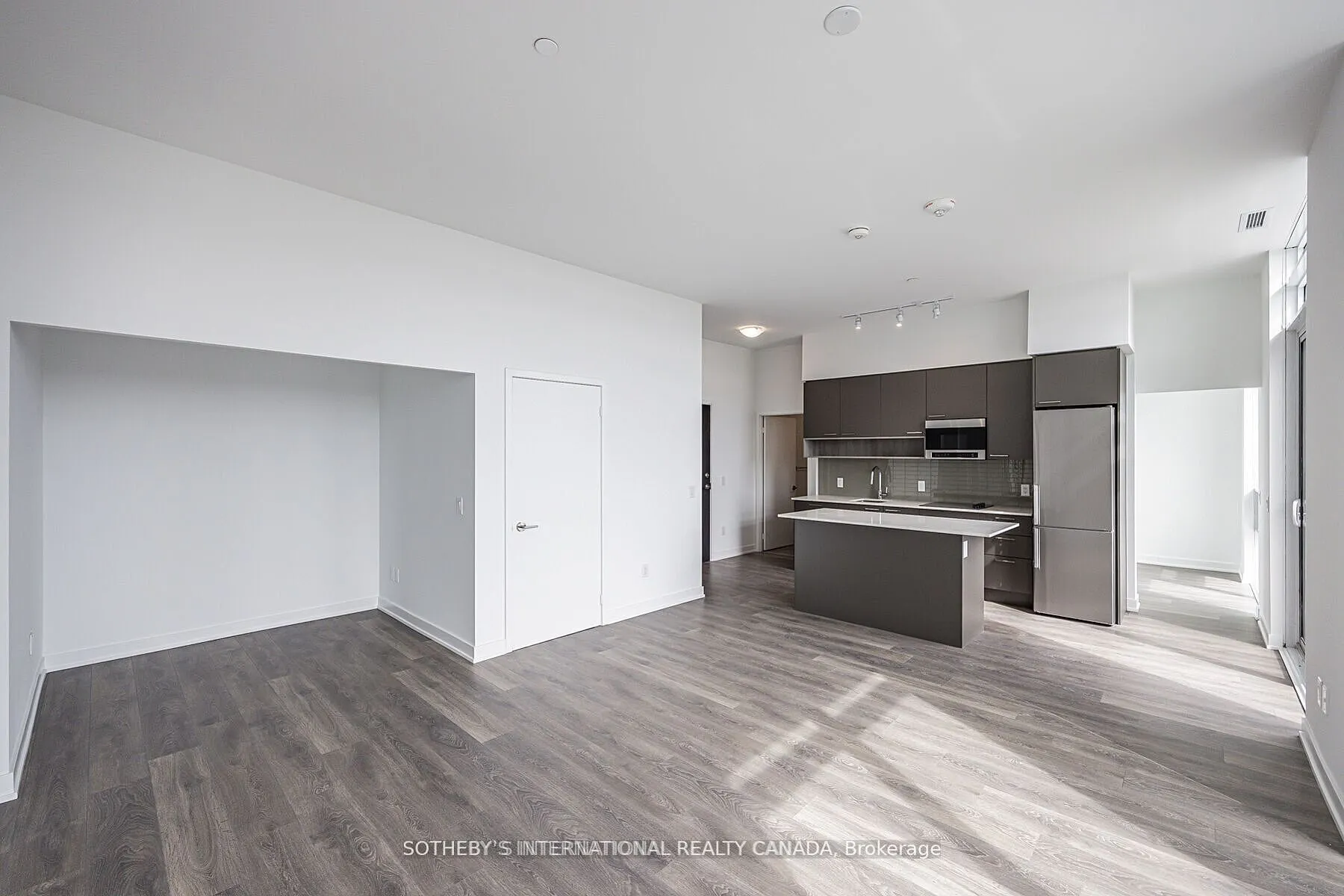 3005 PINE GLEN Road S, #809