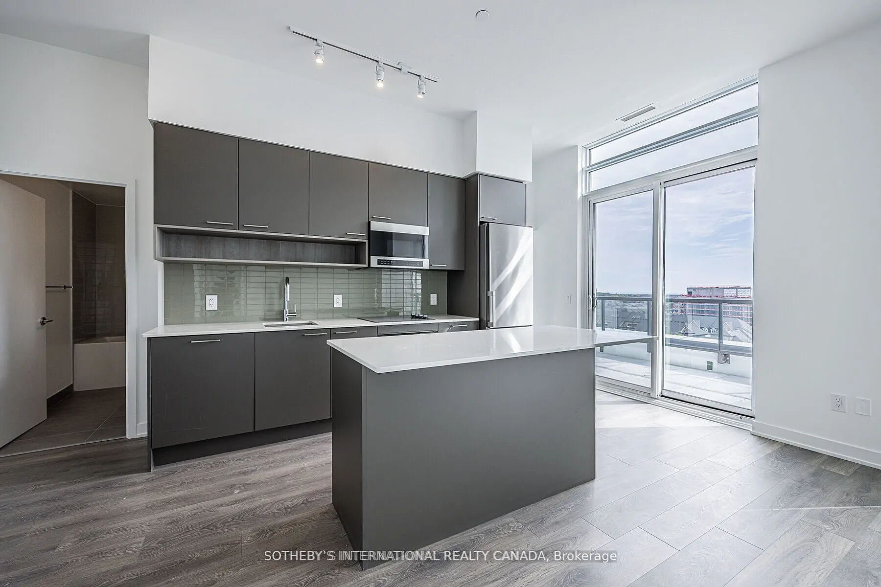 3005 PINE GLEN Road S, #809