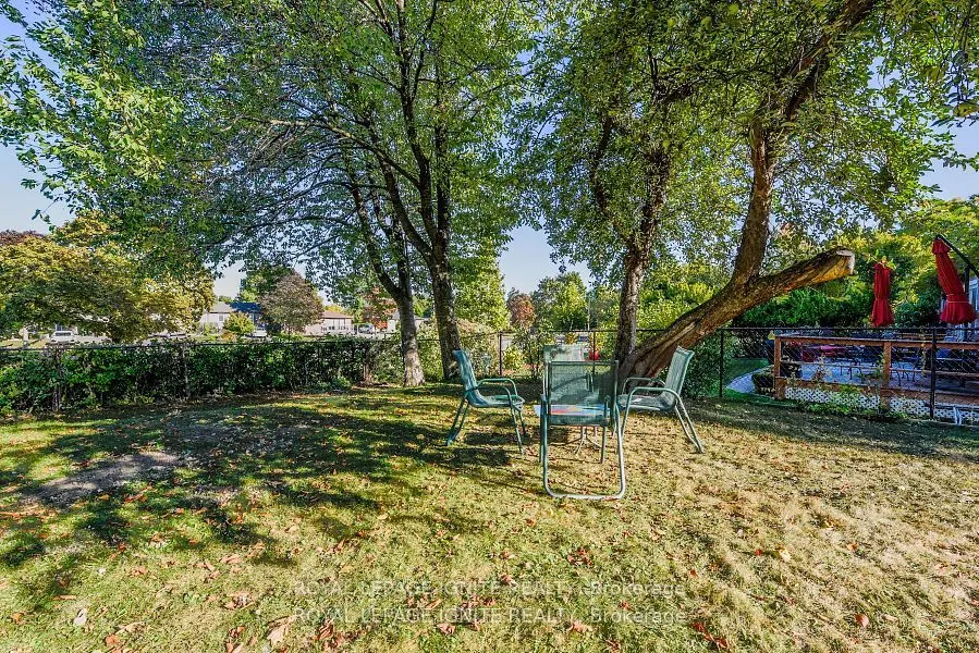4 Drayton Crescent