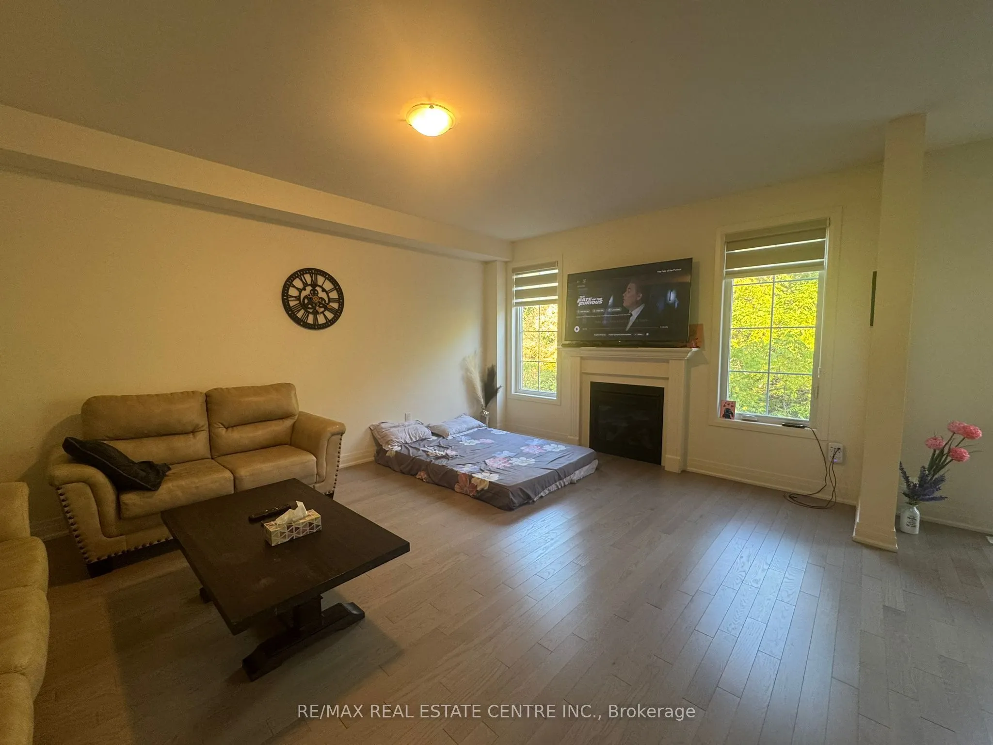 8 UNWIND Crescent, #(Upper Level)
