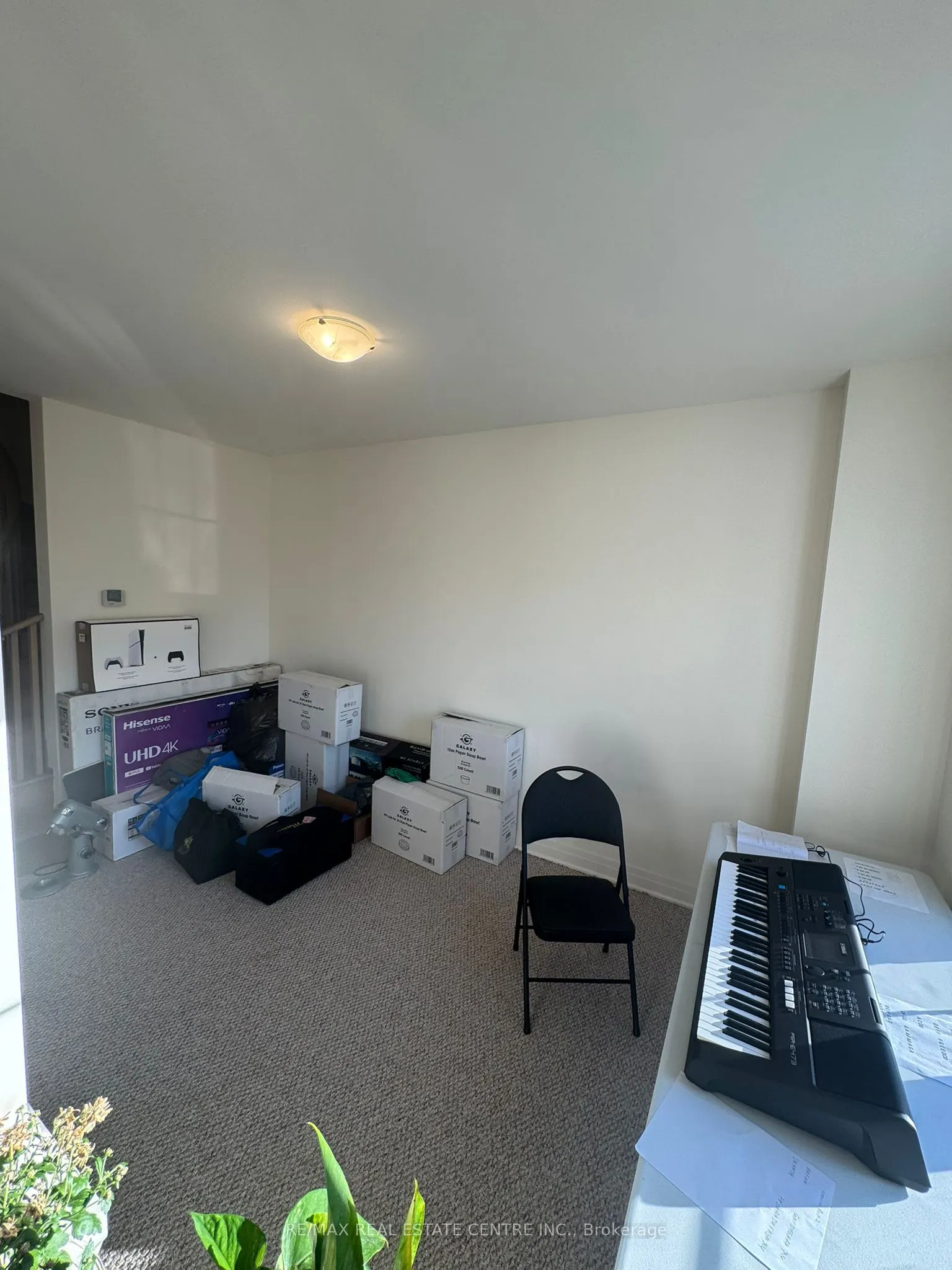 8 UNWIND Crescent, #(Upper Level)
