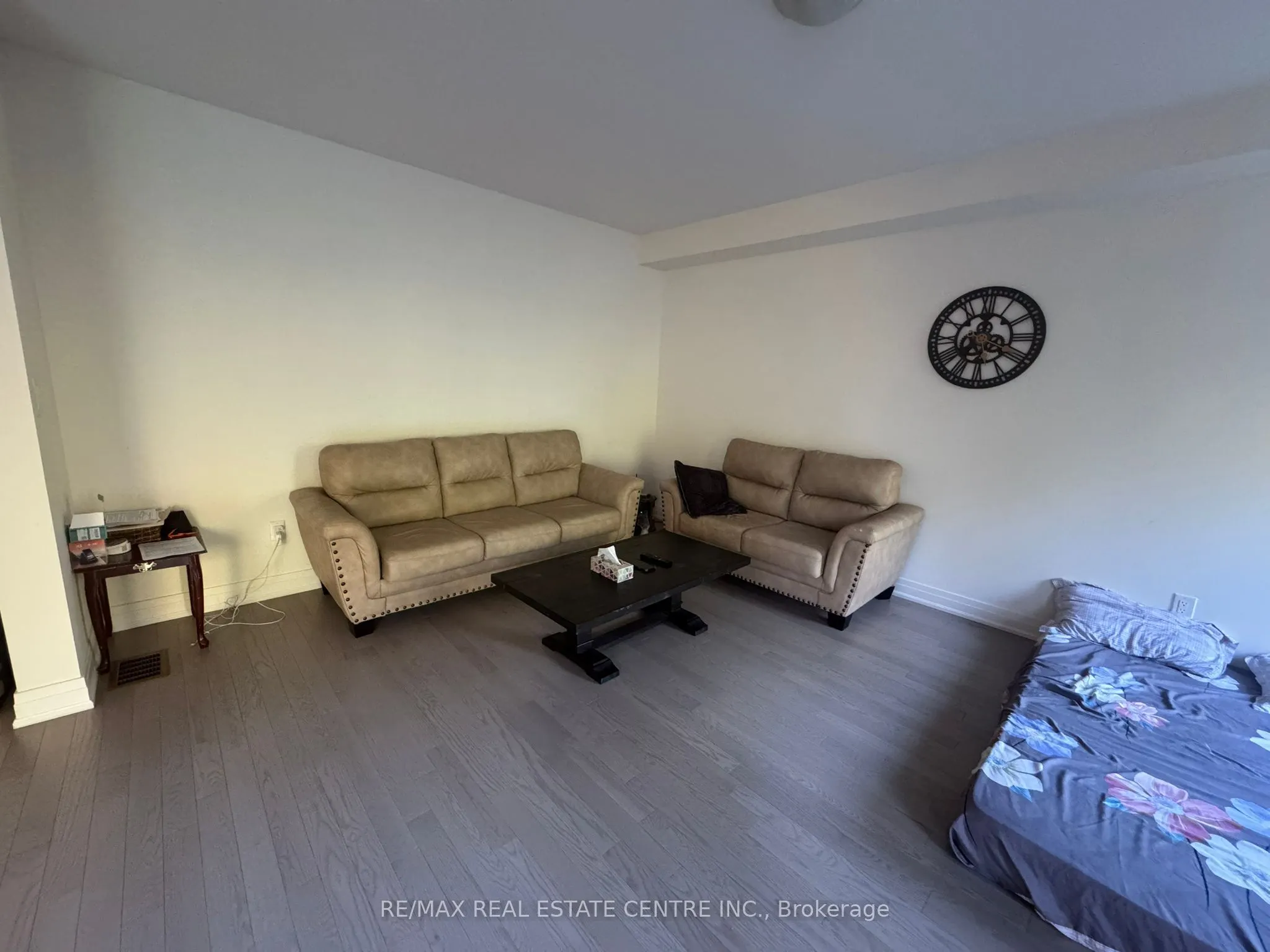 8 UNWIND Crescent, #(Upper Level)