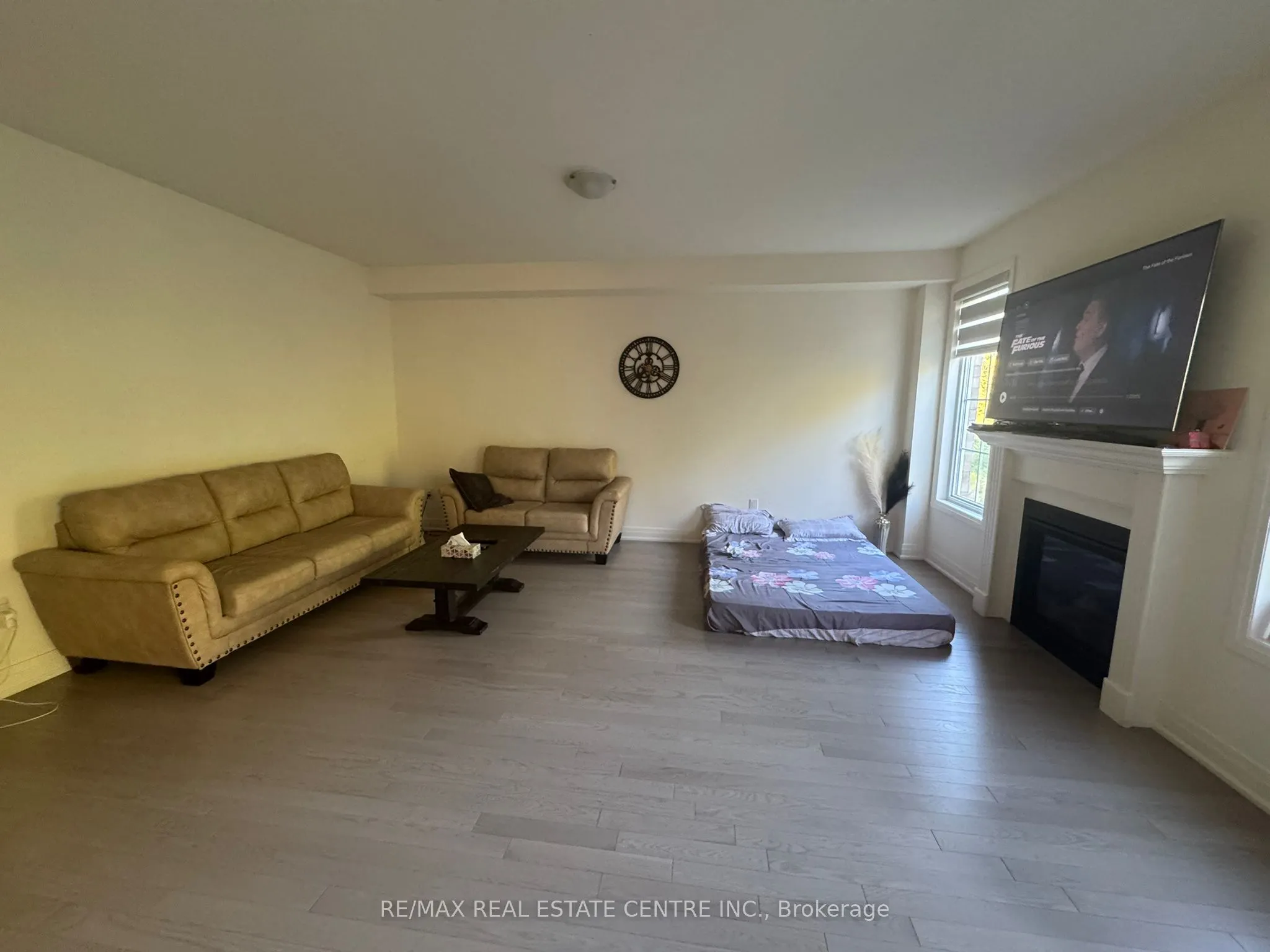 8 UNWIND Crescent, #(Upper Level)