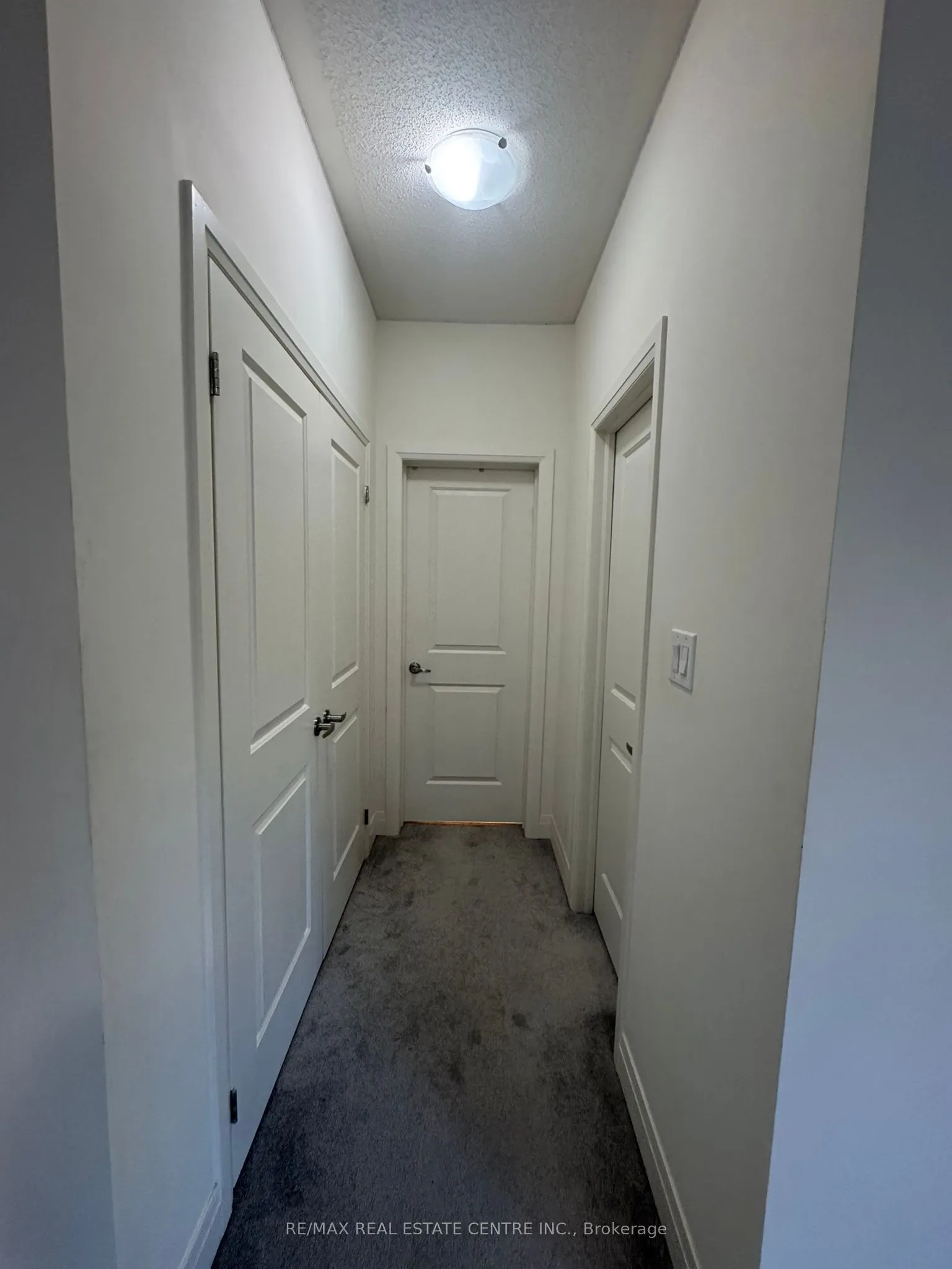 8 UNWIND Crescent, #(Upper Level)