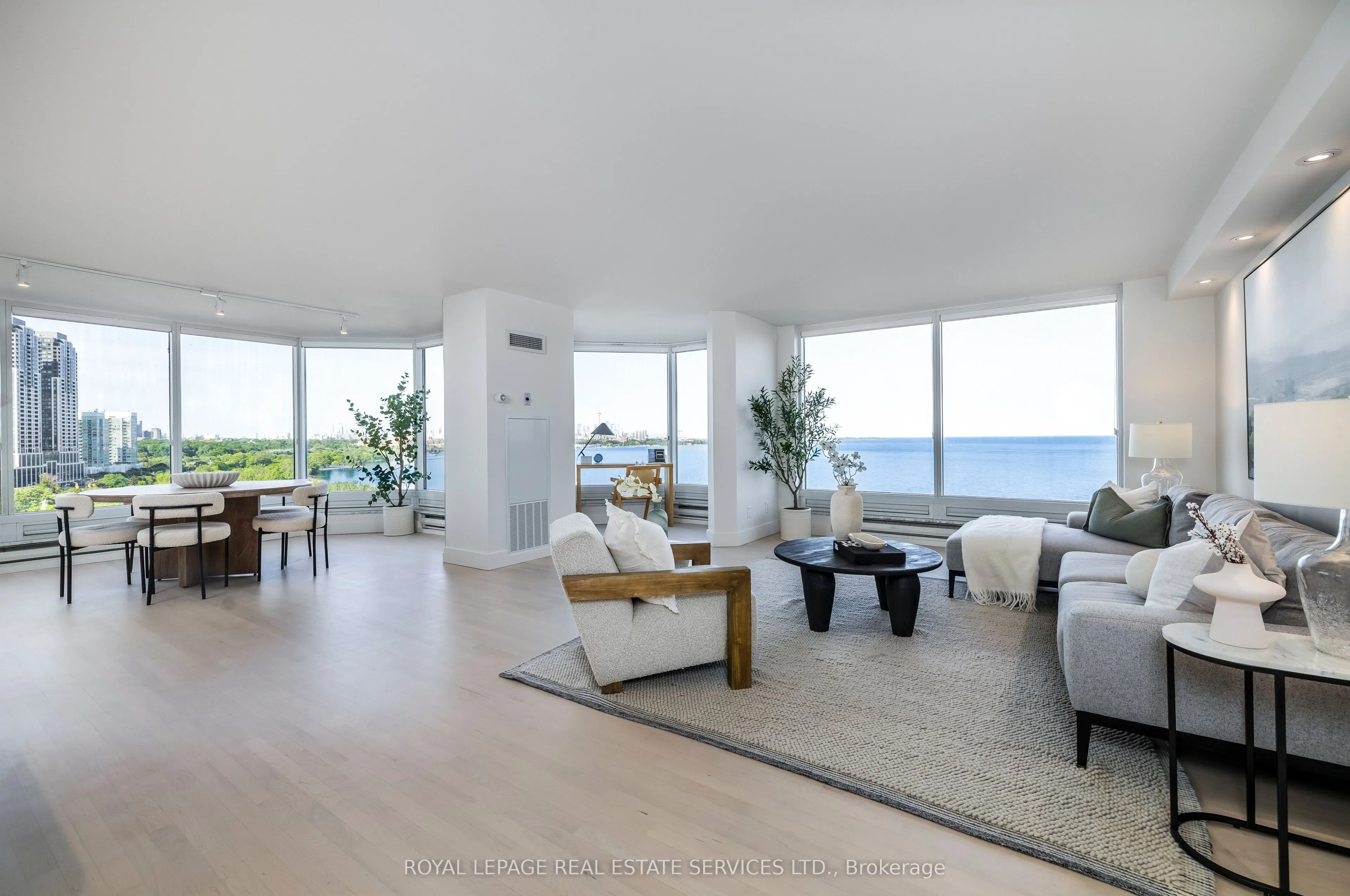1 Palace Pier Court, #1203