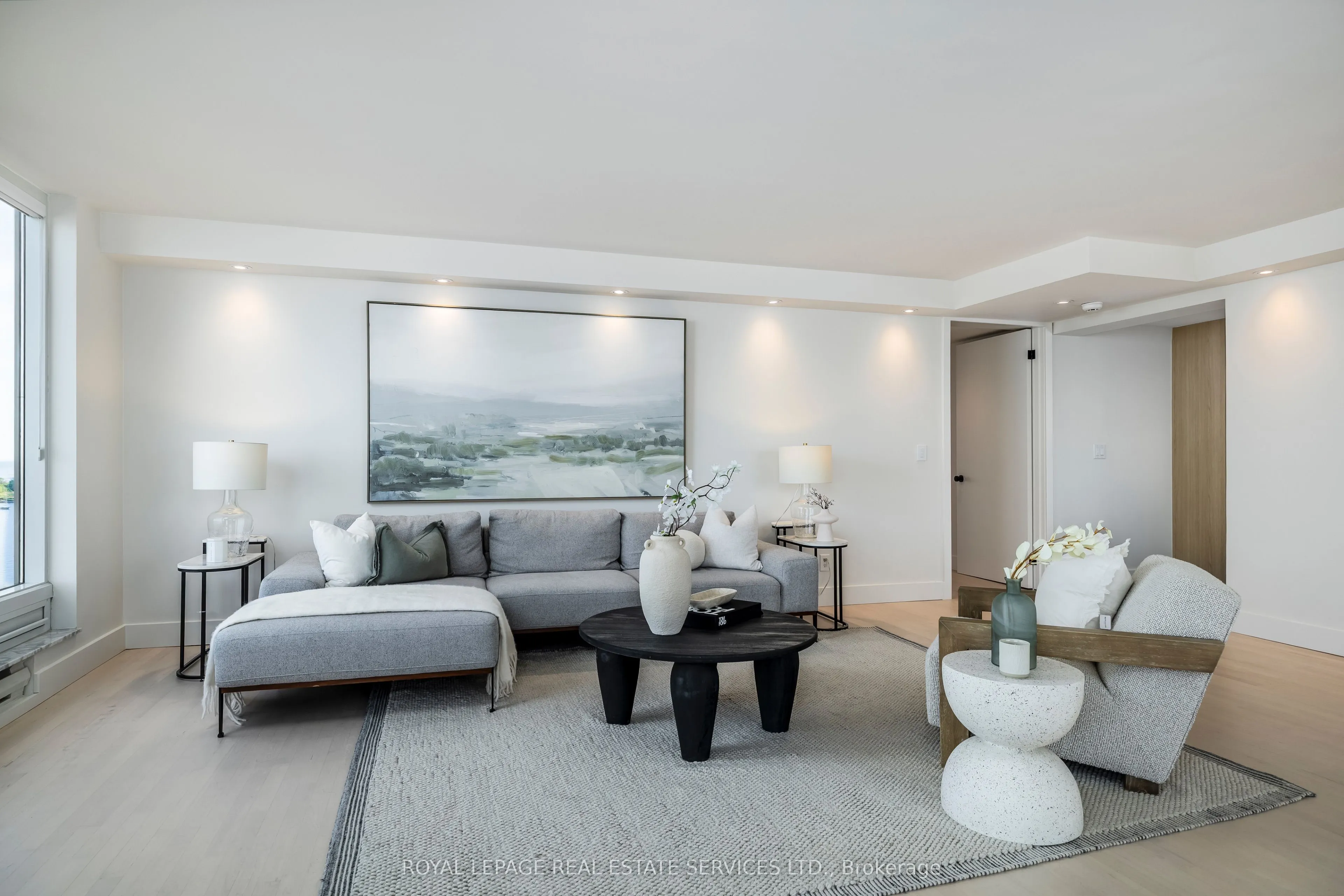 1 Palace Pier Court, #1203