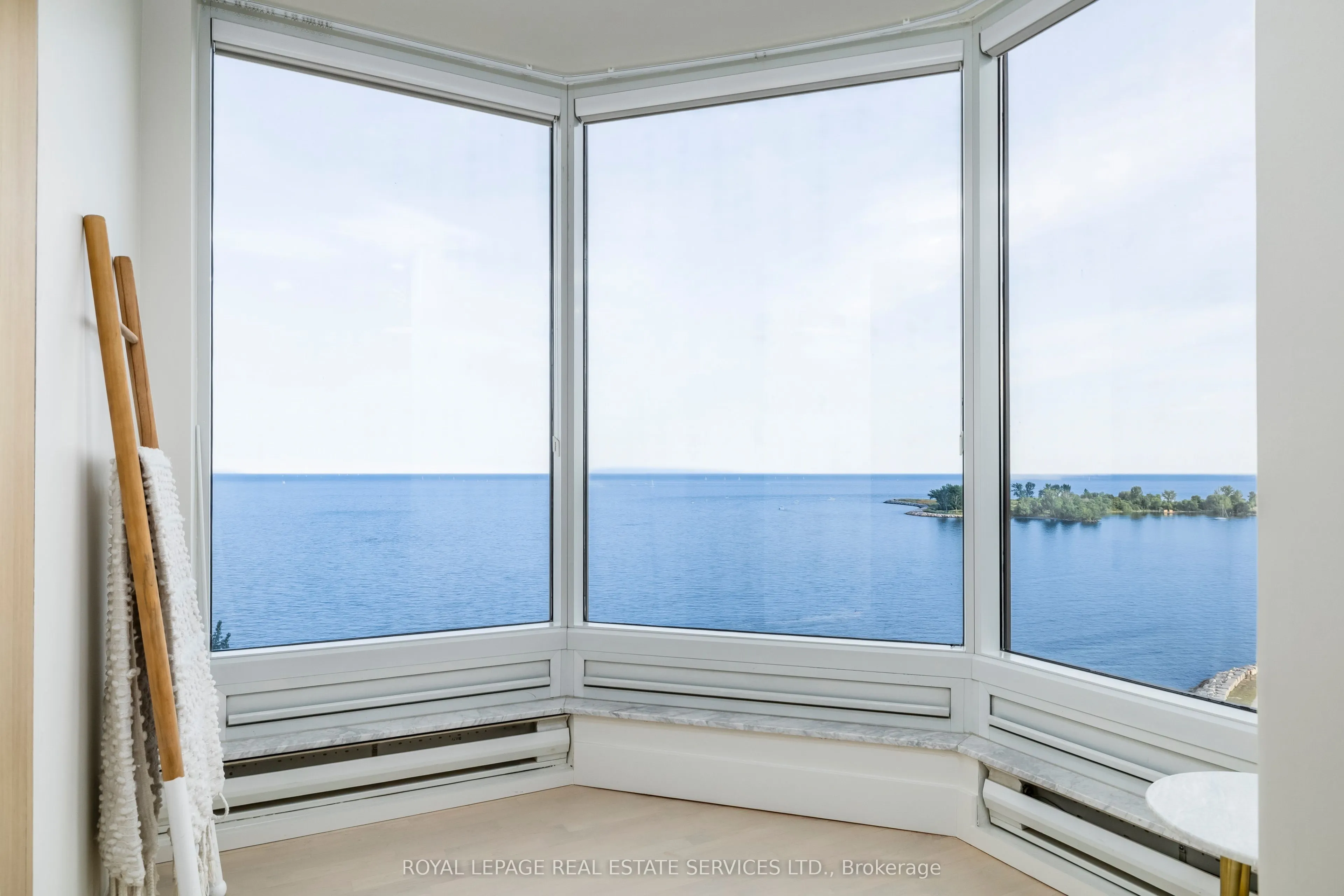 1 Palace Pier Court, #1203