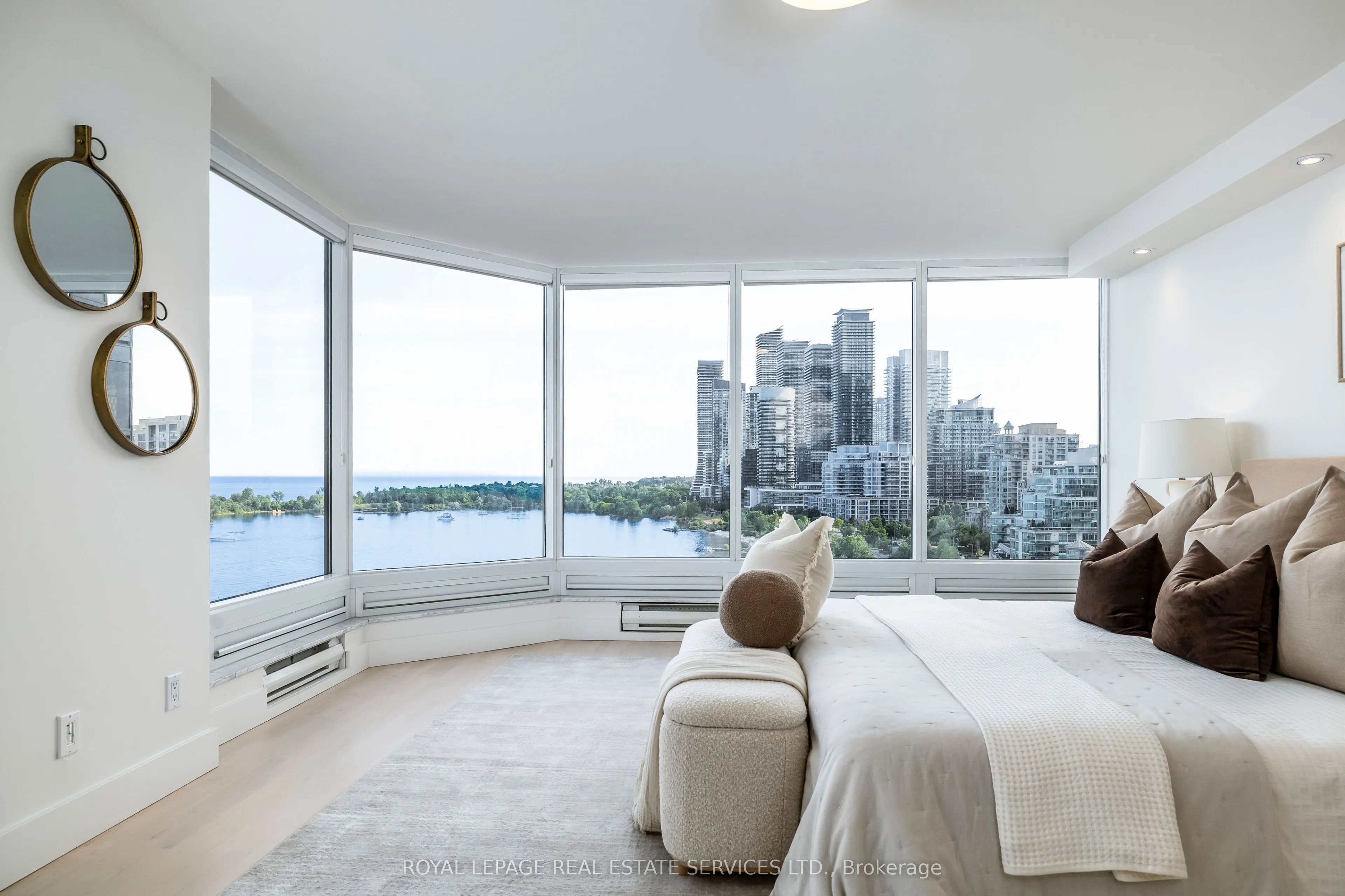 1 Palace Pier Court, #1203