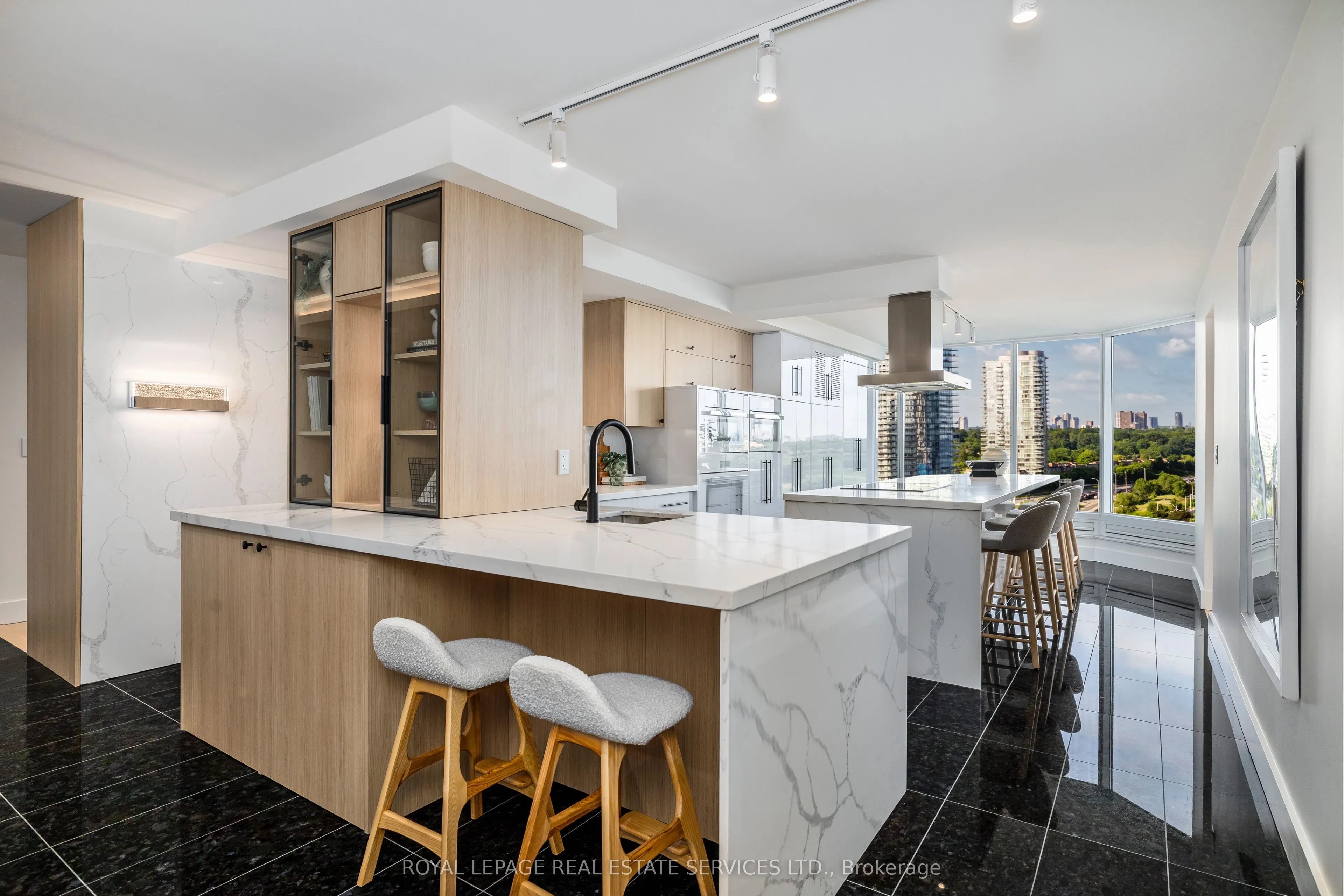 1 Palace Pier Court, #1203