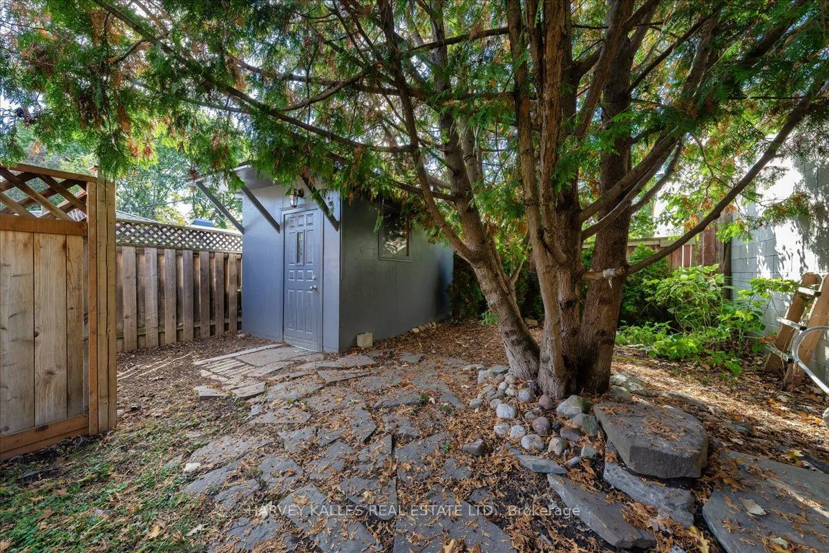 338 Bartlett Avenue N