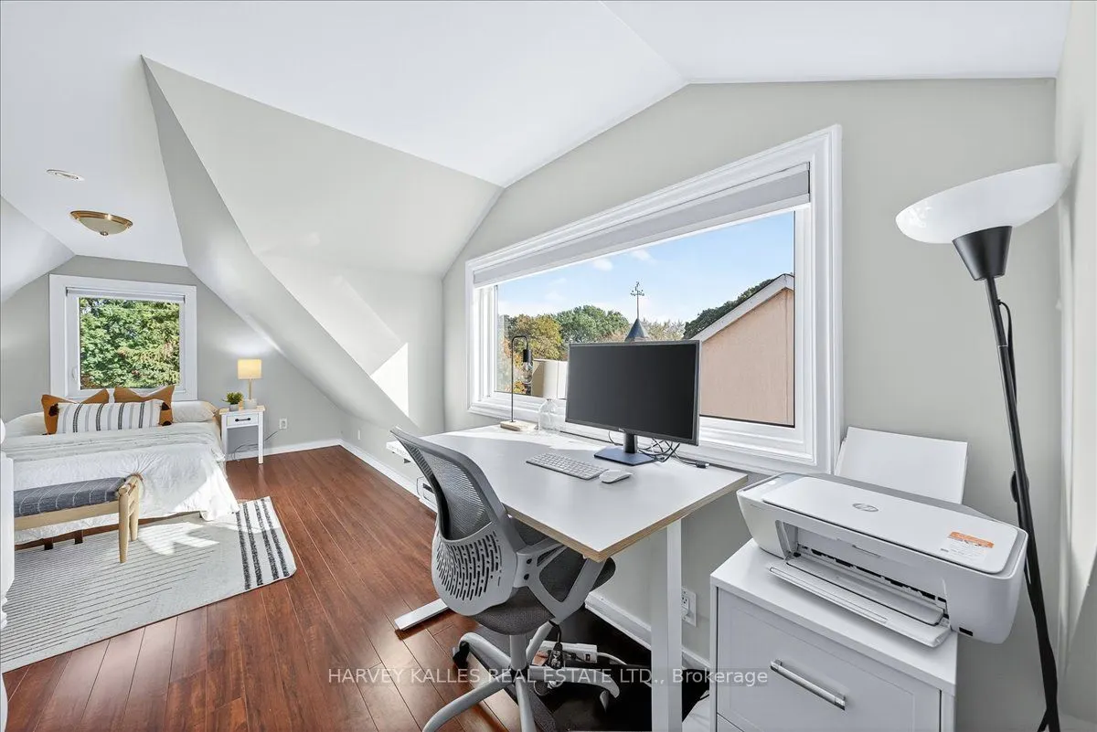 338 Bartlett Avenue N