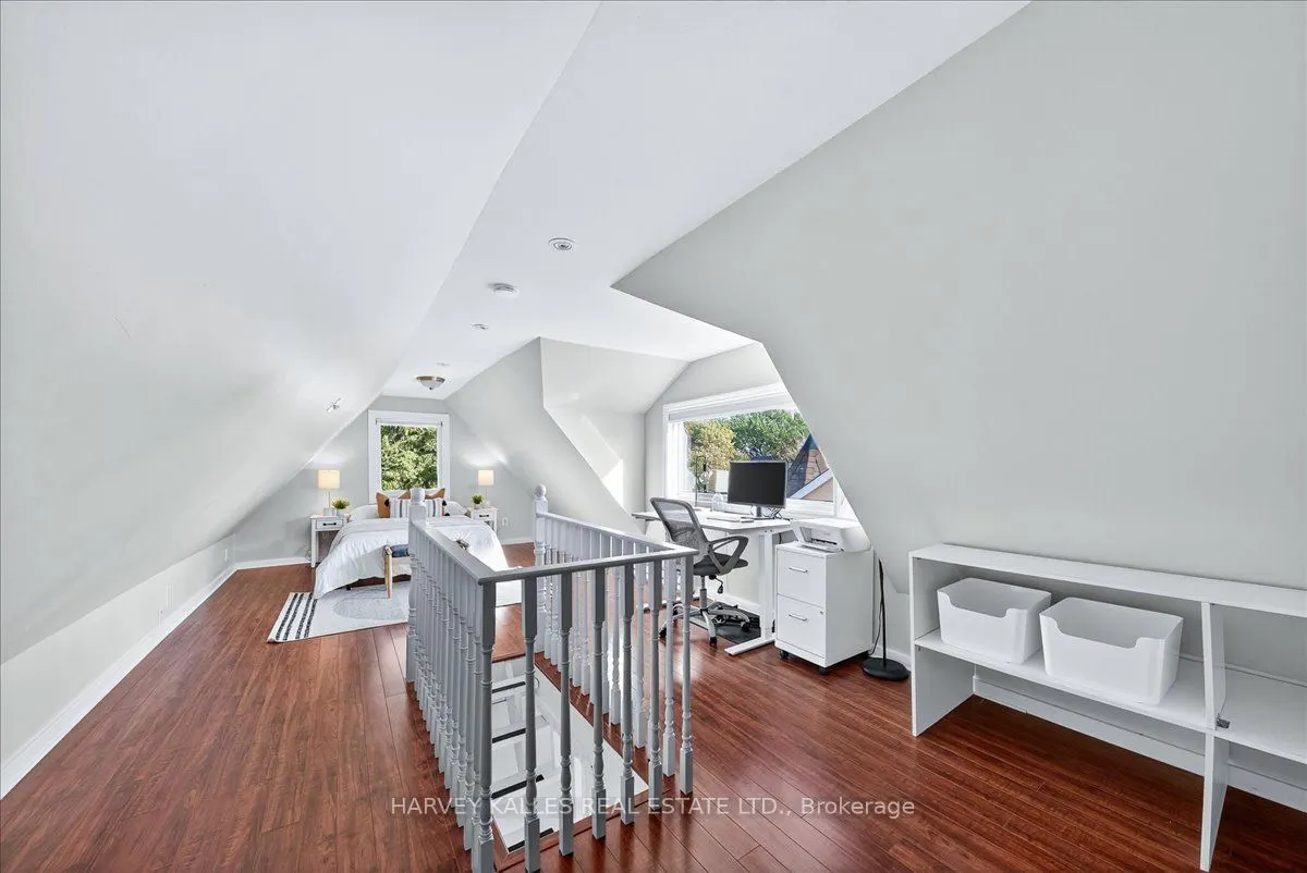 338 Bartlett Avenue N