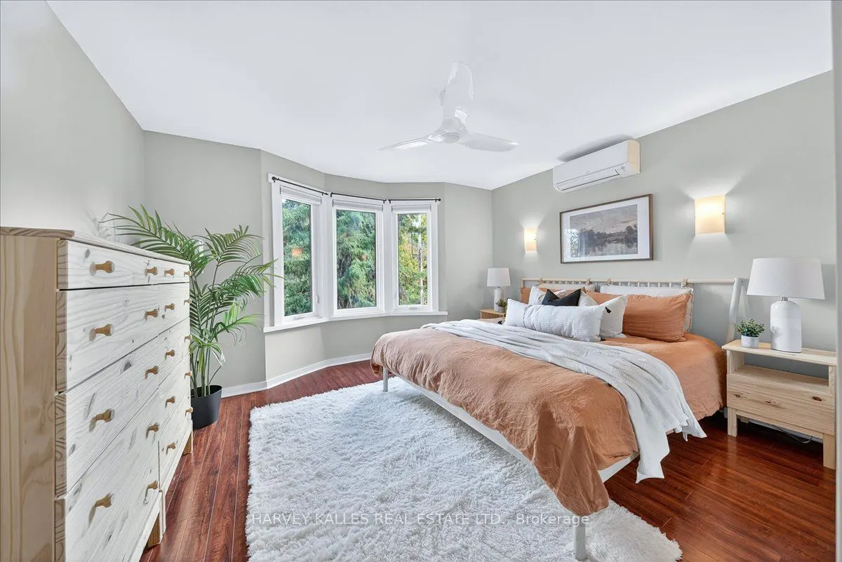 338 Bartlett Avenue N