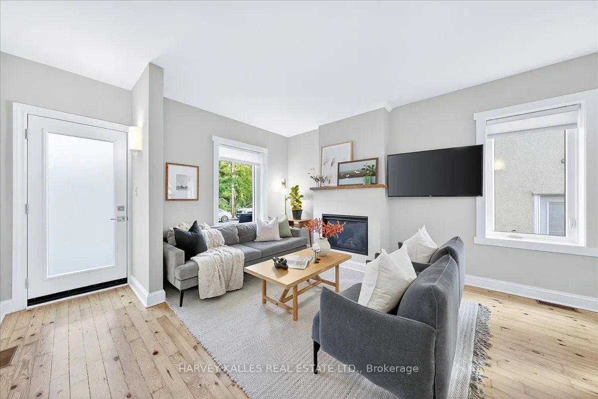 338 Bartlett Avenue N