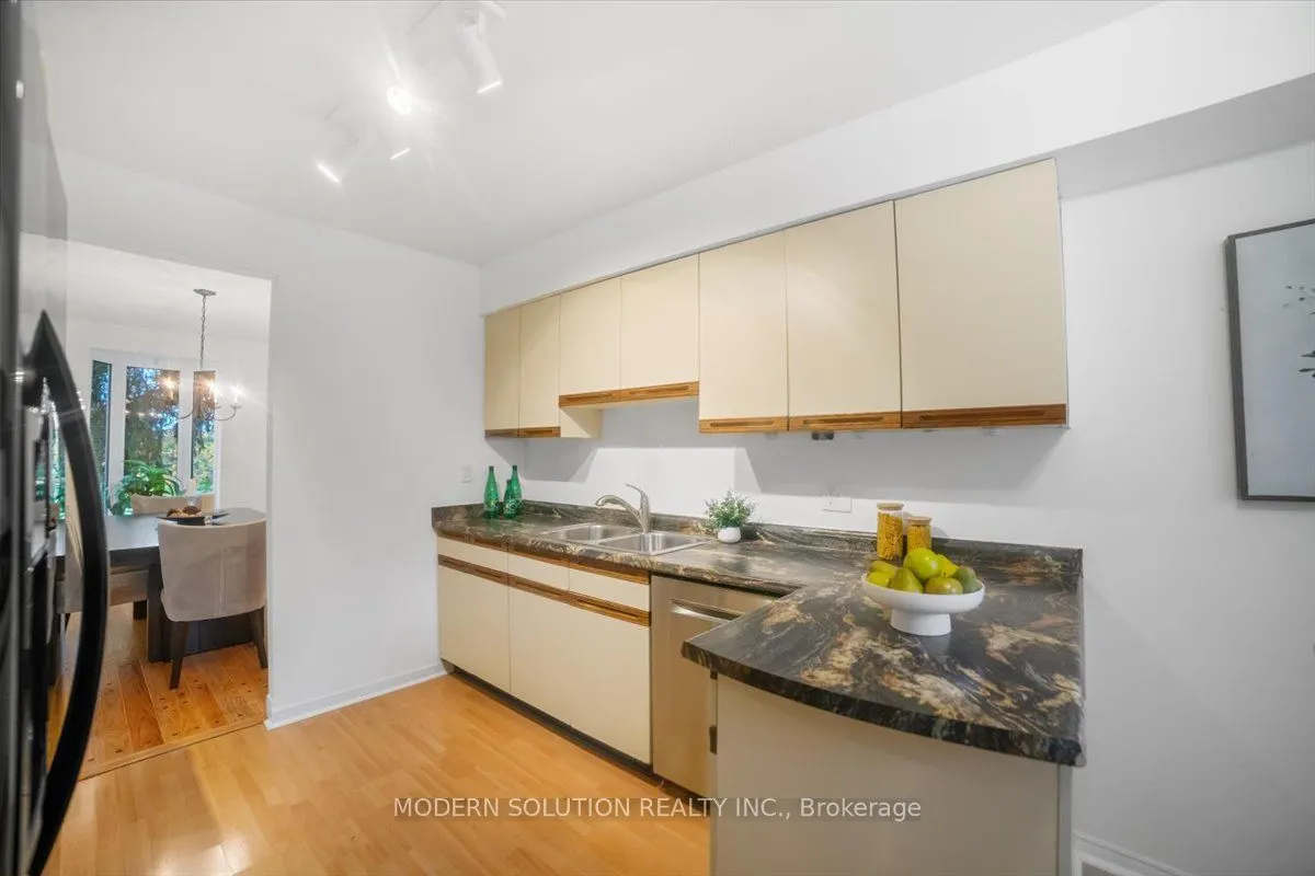 1464 Credit Woodlands Court