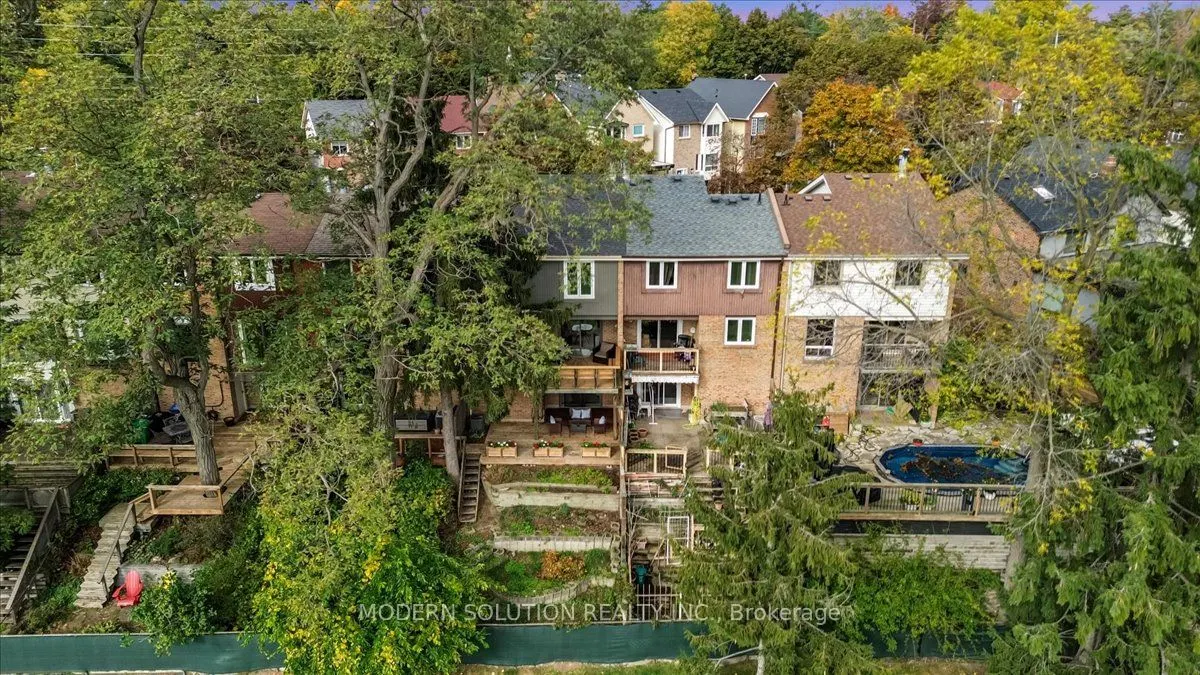 1464 Credit Woodlands Court