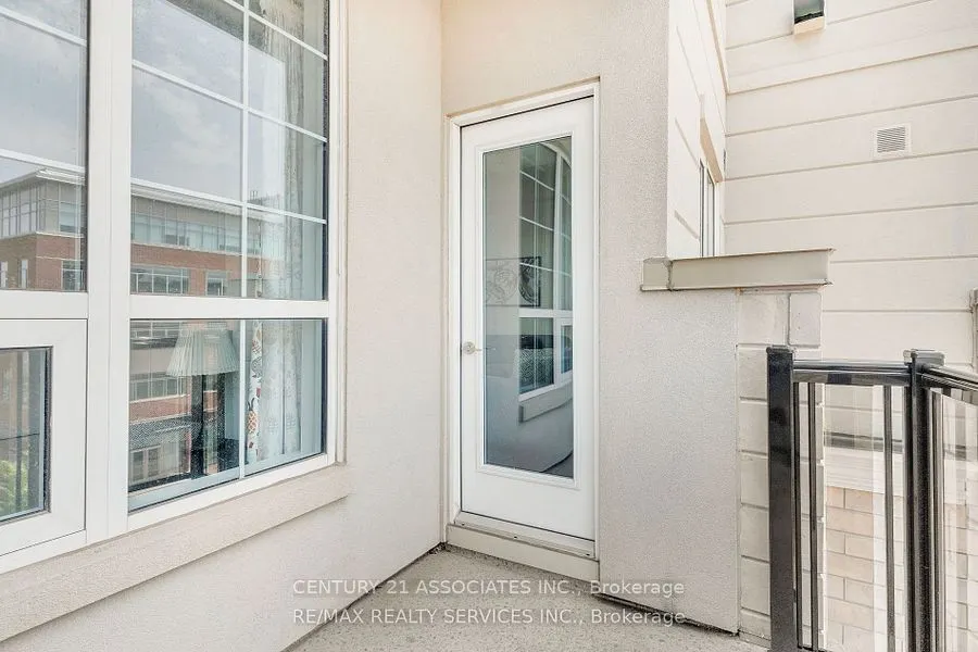 216 Oak Park Boulevard, #420